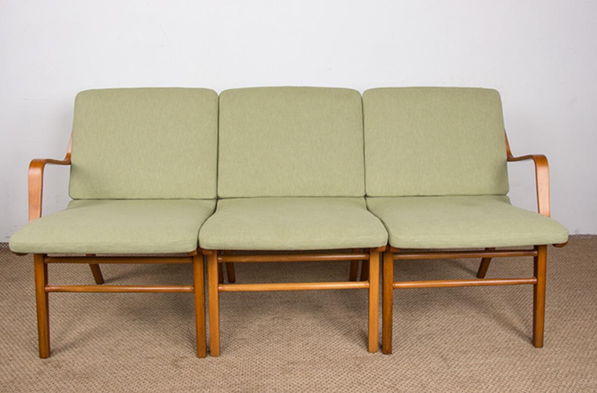 Canapé danois à 3 places, hêtre stratifié et acajou modèle AX de Peter Hvidt, 1960. en vente 11