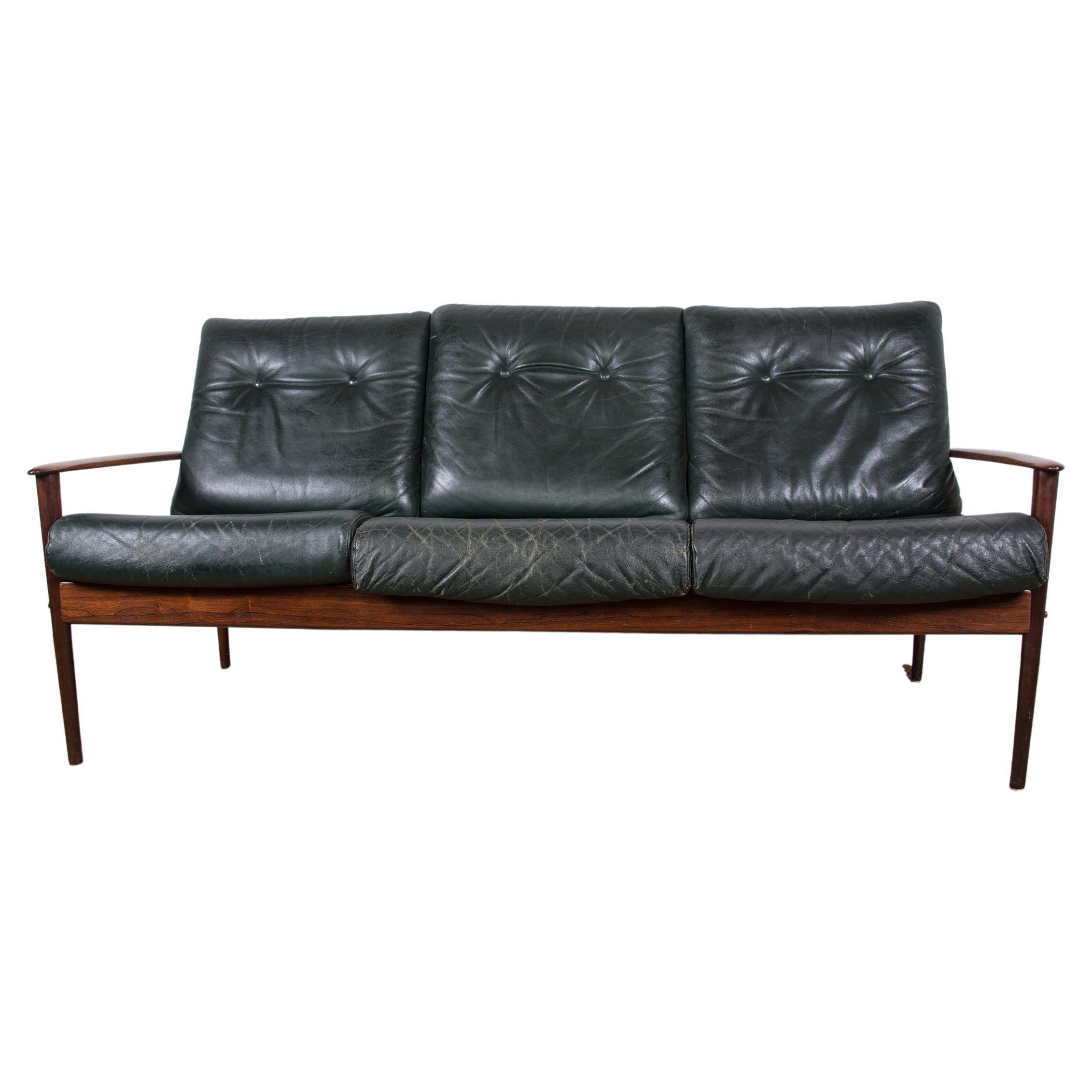 Dänisches 3-Sitzer-Sofa aus Rosenholz und Leder von Grete Jalk für Poul Jepessen, 1960.