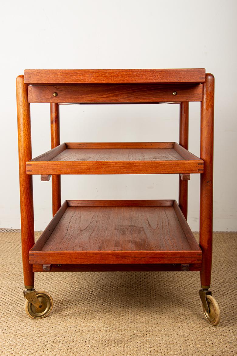 Mesa rodante danesa de teca de 3 niveles, modelo PH 23/3 de Poul Hundevad 1957. en venta 4