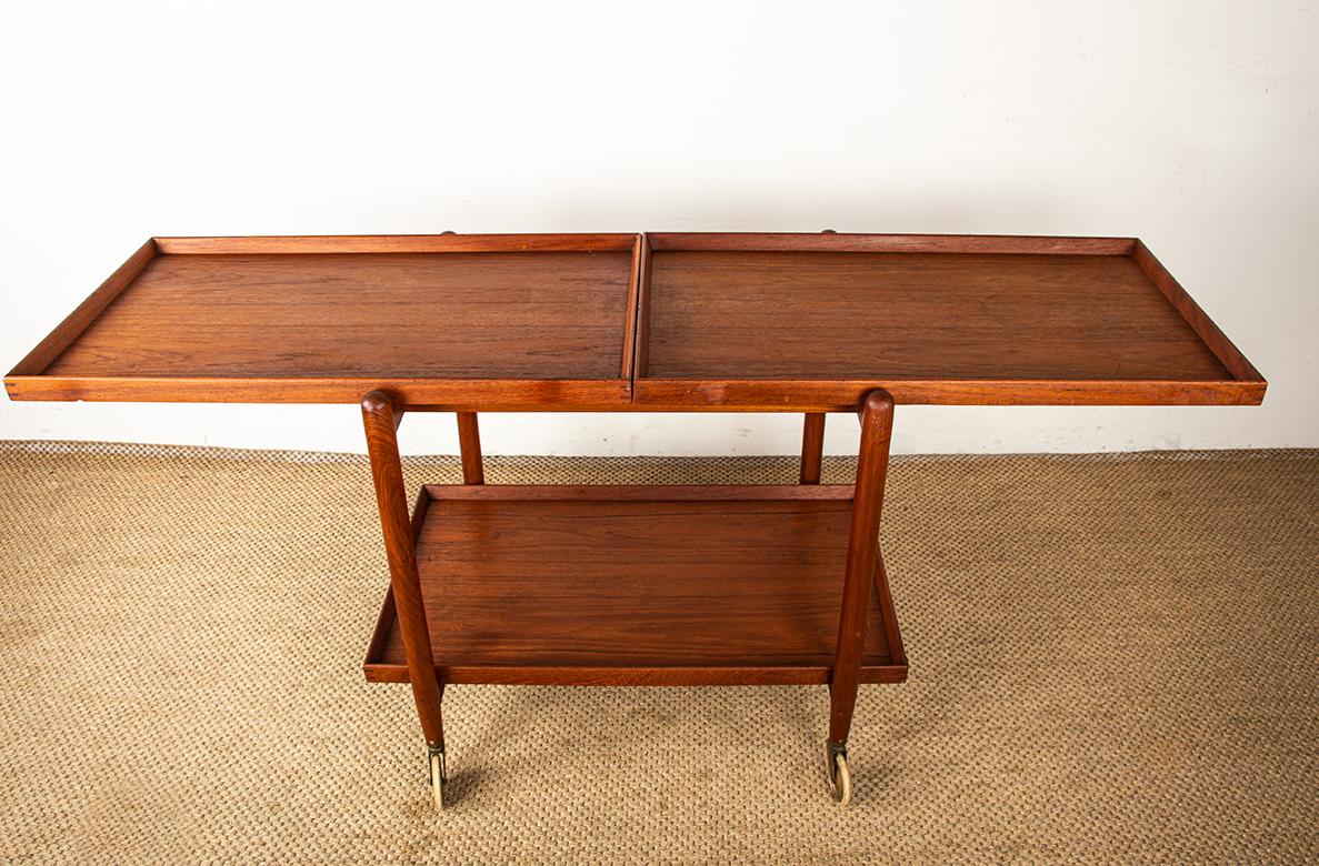 Mesa rodante danesa de teca de 3 niveles, modelo PH 23/3 de Poul Hundevad 1957. en venta 6
