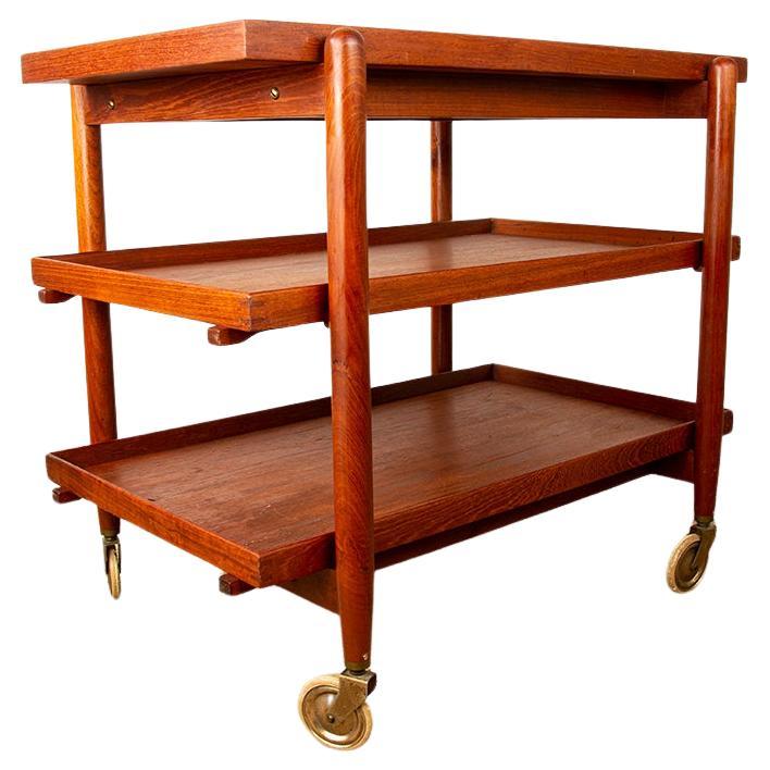 Mesa rodante danesa de teca de 3 niveles, modelo PH 23/3 de Poul Hundevad 1957. en venta