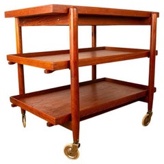Mesa rodante danesa de teca de 3 niveles, modelo PH 23/3 de Poul Hundevad 1957.