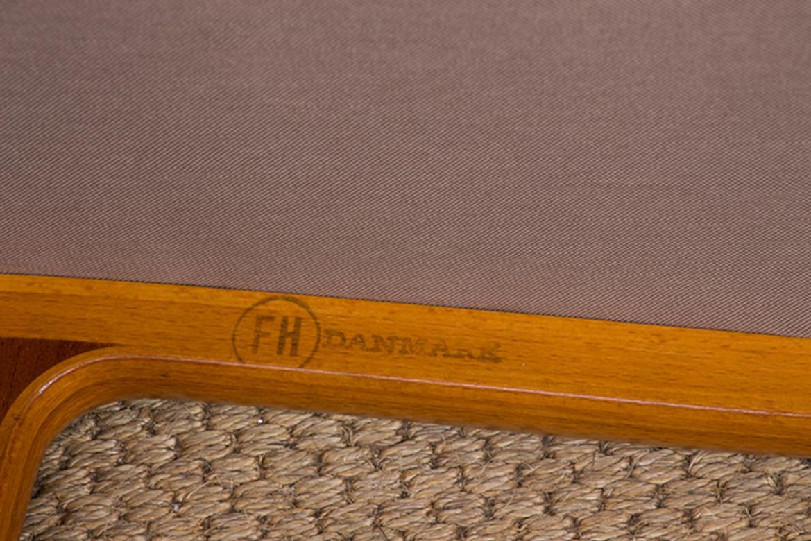 Divano danese a 4 posti, in faggio laminato e mogano modello AX di Peter Hvidt 1960. in vendita 7