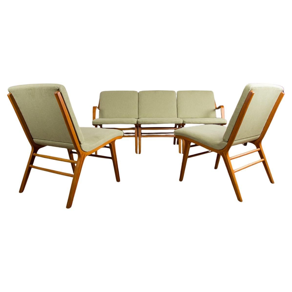 Divano danese a 5 posti, in faggio laminato e mogano modello AX di Peter Hvidt 1960.