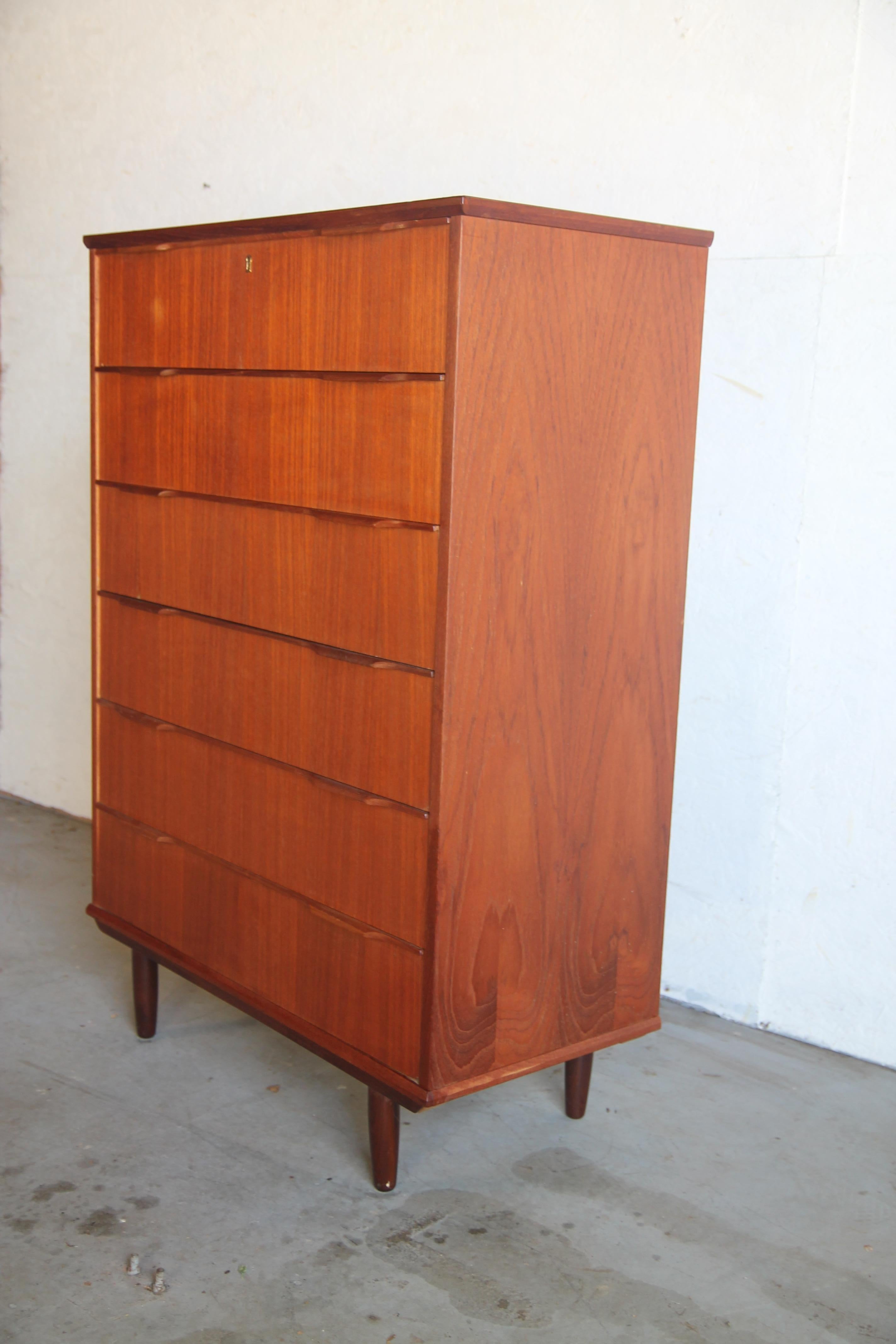 Mid-Century Modern Danish 6 Draws Dresser For Sale