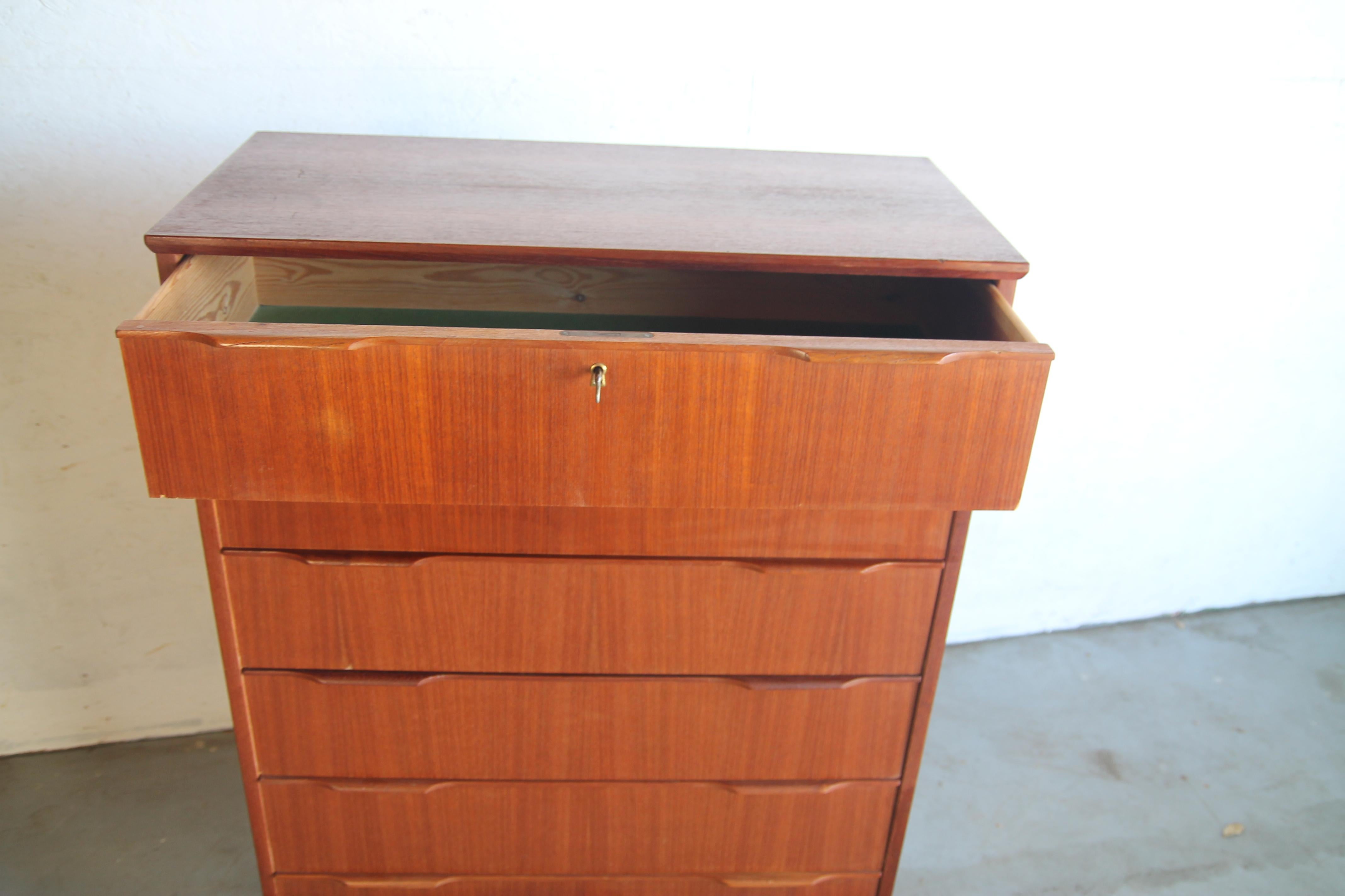 Teak Danish 6 Draws Dresser For Sale