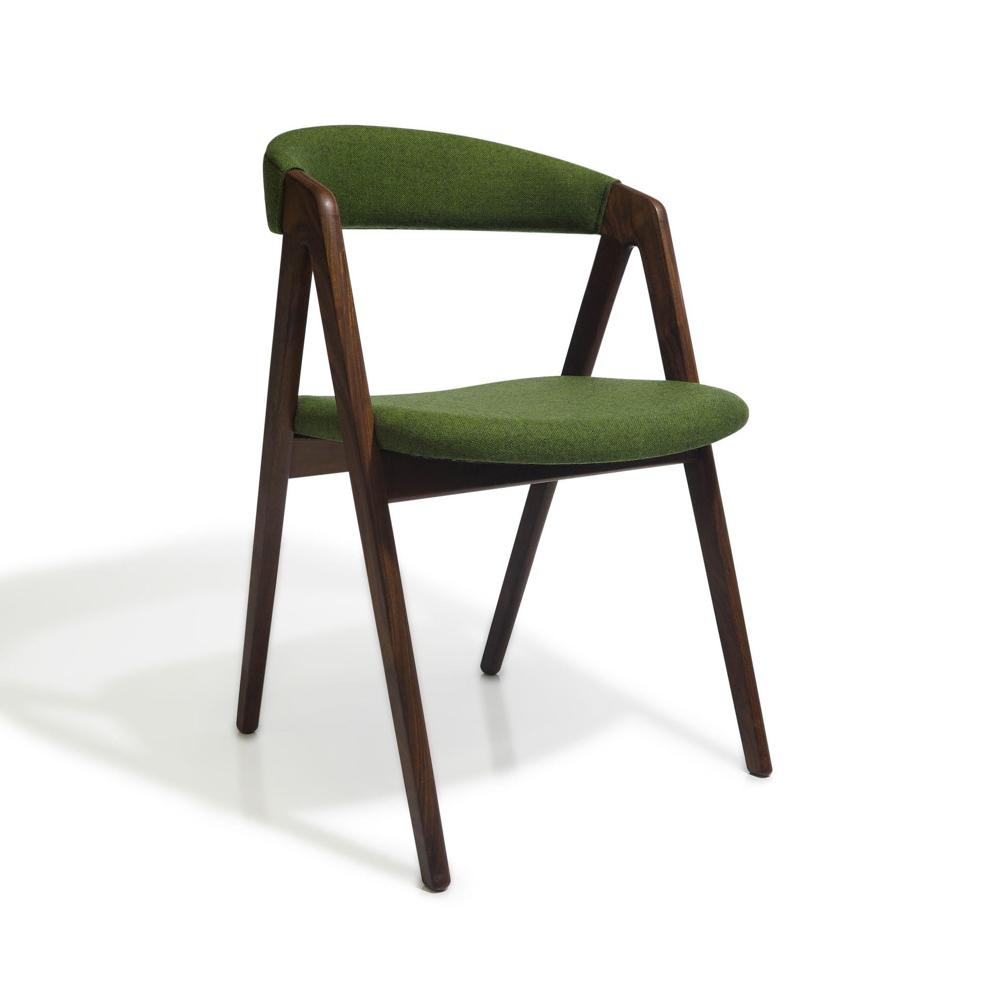 Scandinave moderne Chaises de salle à manger danoises à cadre en vente