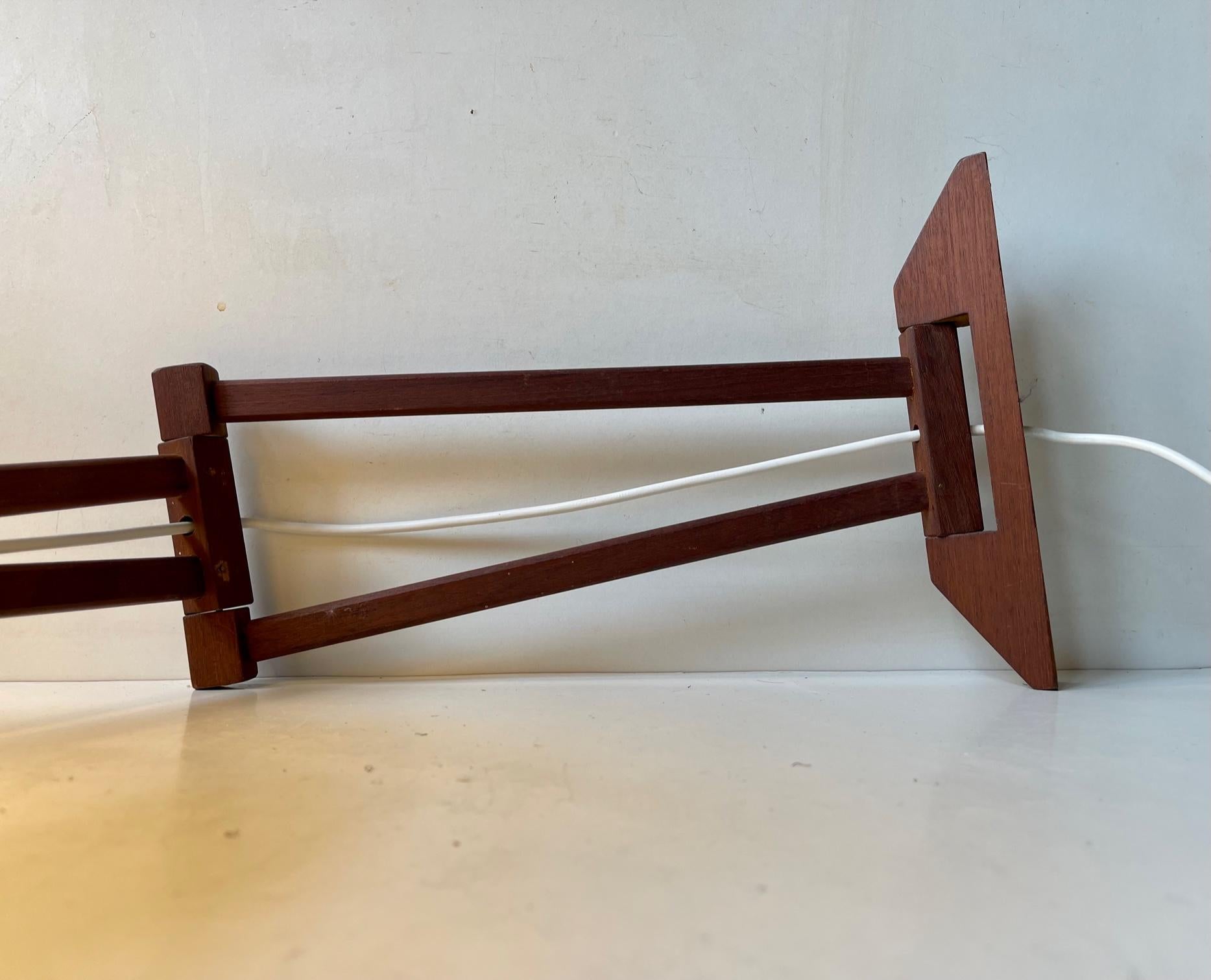 Scandinavian Modern Danish Adjustable Accordion Wall Lamp in Teak, 1970s