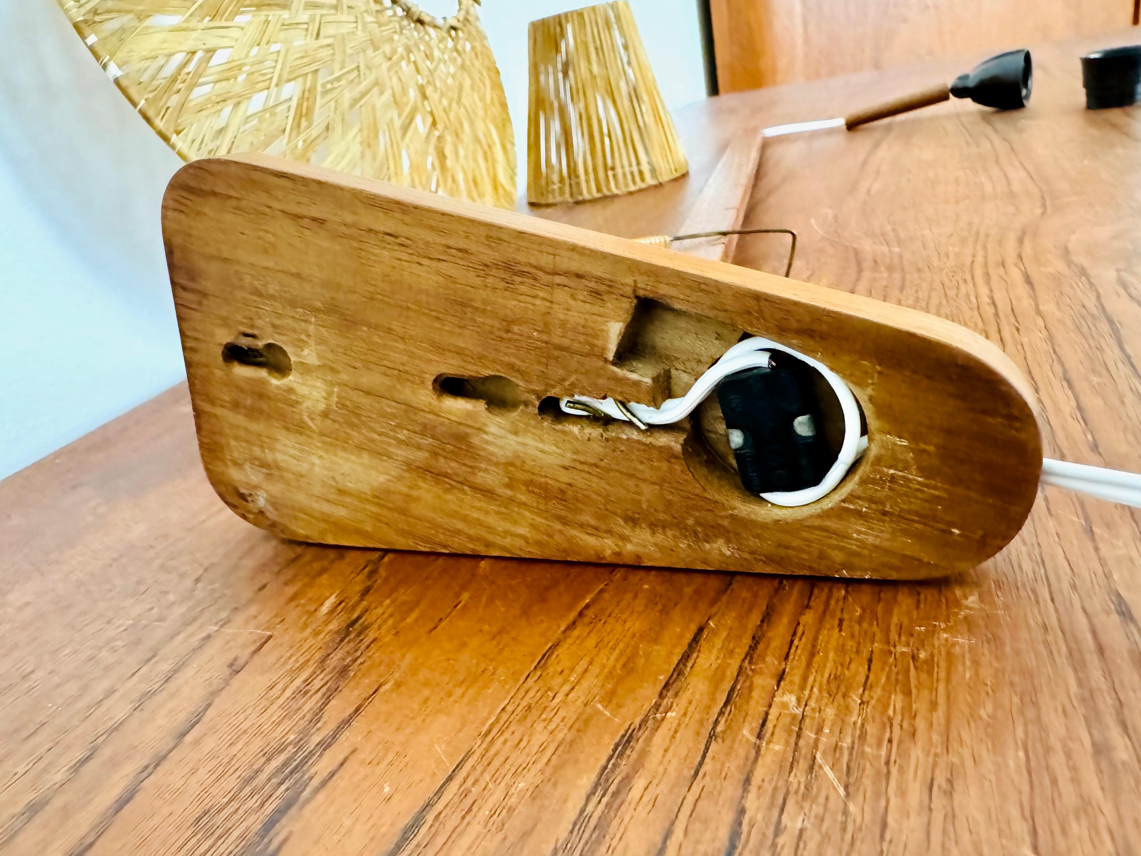 Lampada da parete regolabile danese in teak e rafia Bast in vendita 9