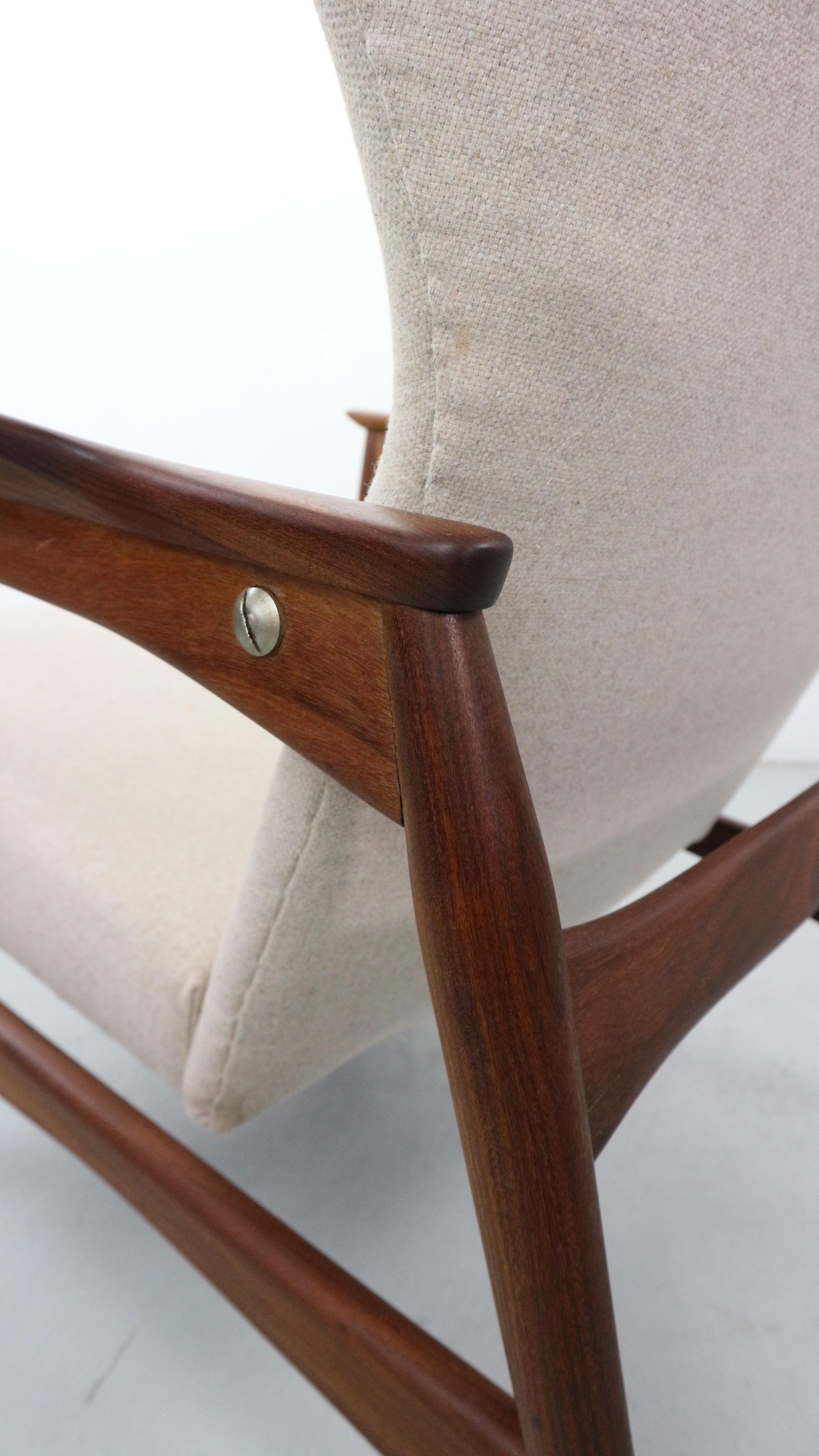 Danish Adjustable Wingback Lounge Chair in Teak, by Ib KOFOD LARSEN For Sale 5