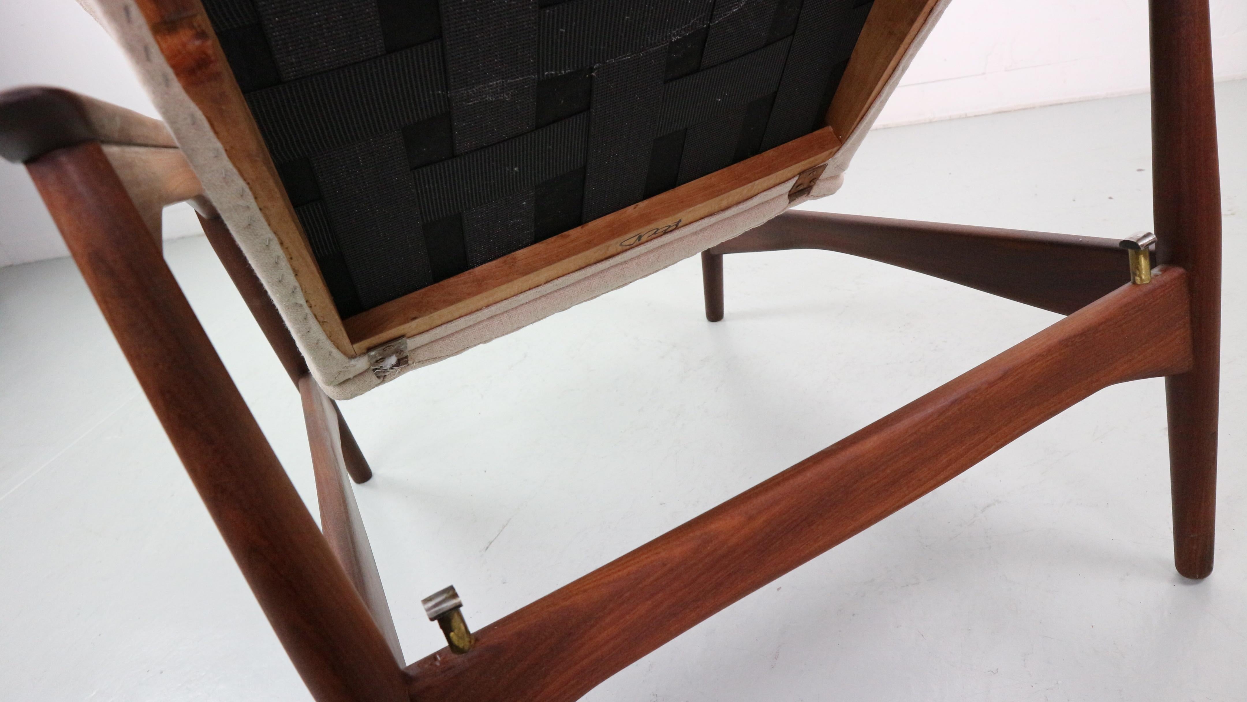 Danish Adjustable Wingback Lounge Chair in Teak, by Ib KOFOD LARSEN For Sale 12