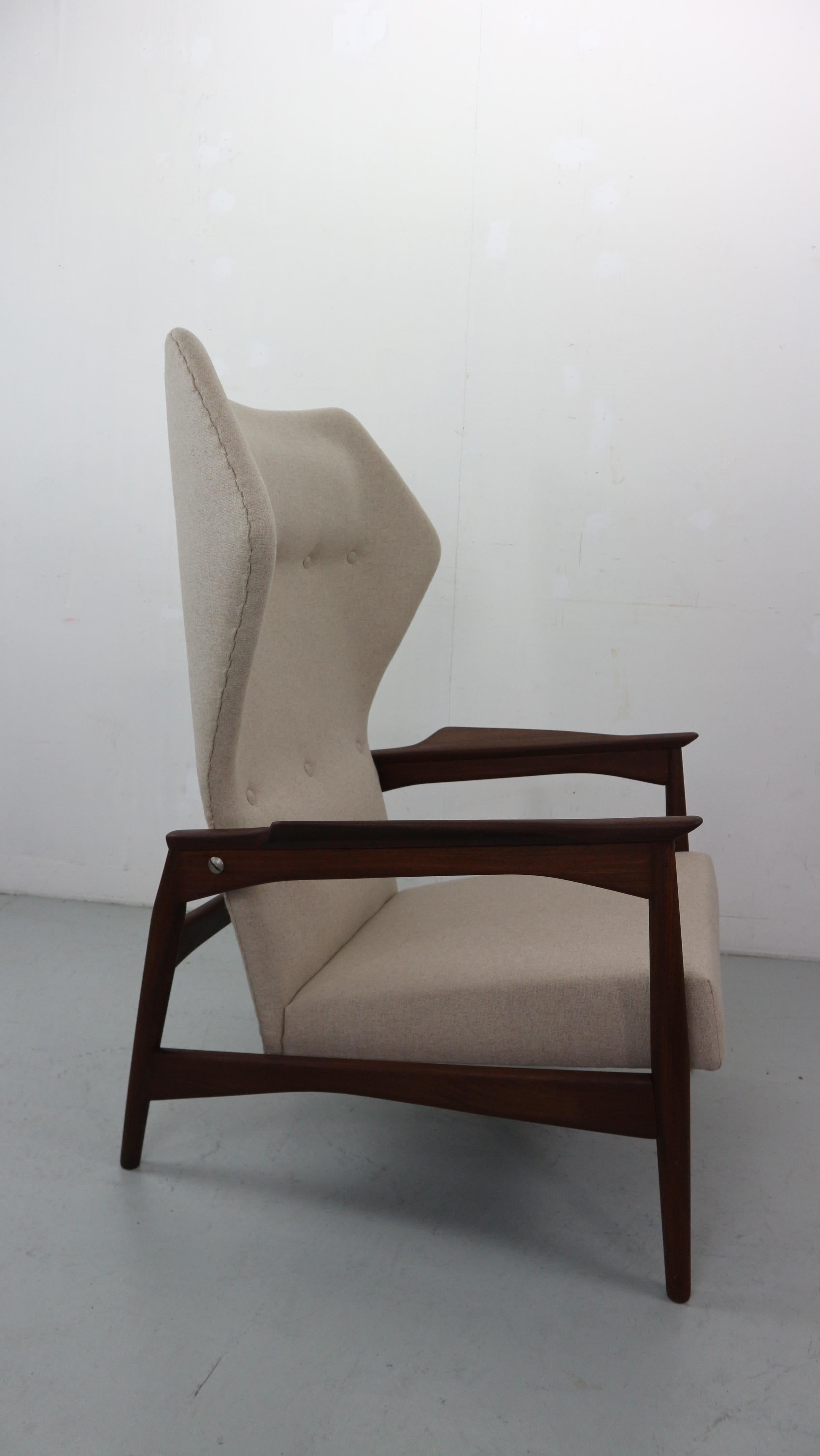 Mid-Century Modern Chaise longue danoise réglable Wingback en teck, par Ib KOFOD LARSEN en vente