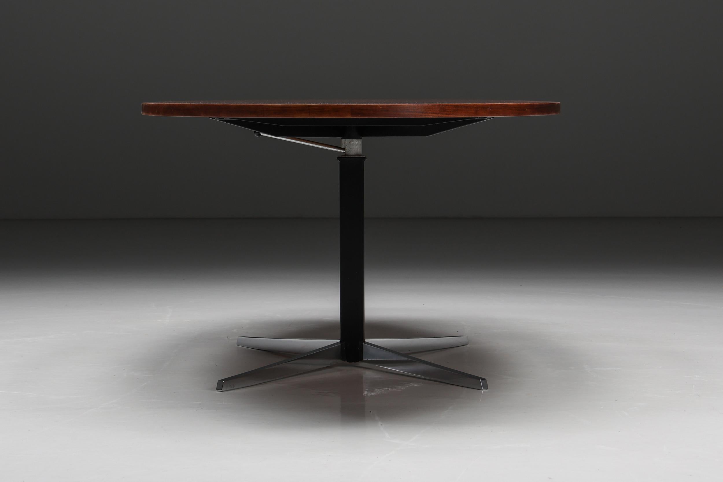 Table danoise réglable en bois avec base en métal, 1970 en vente 4