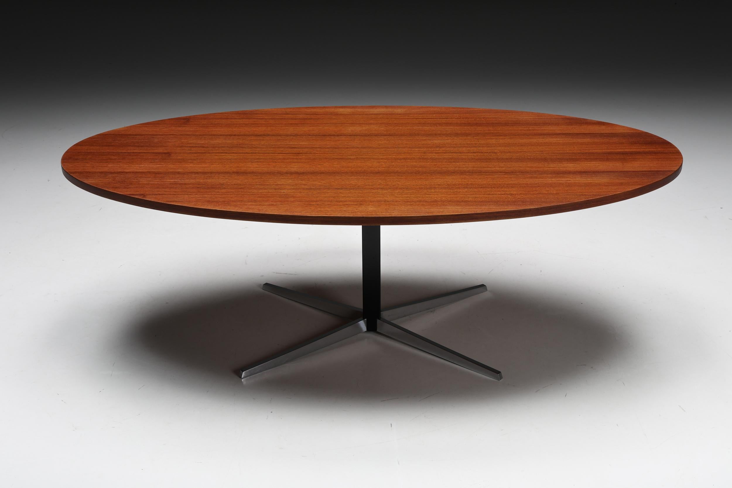 Table danoise réglable en bois avec base en métal, 1970 Excellent état - En vente à Antwerp, BE