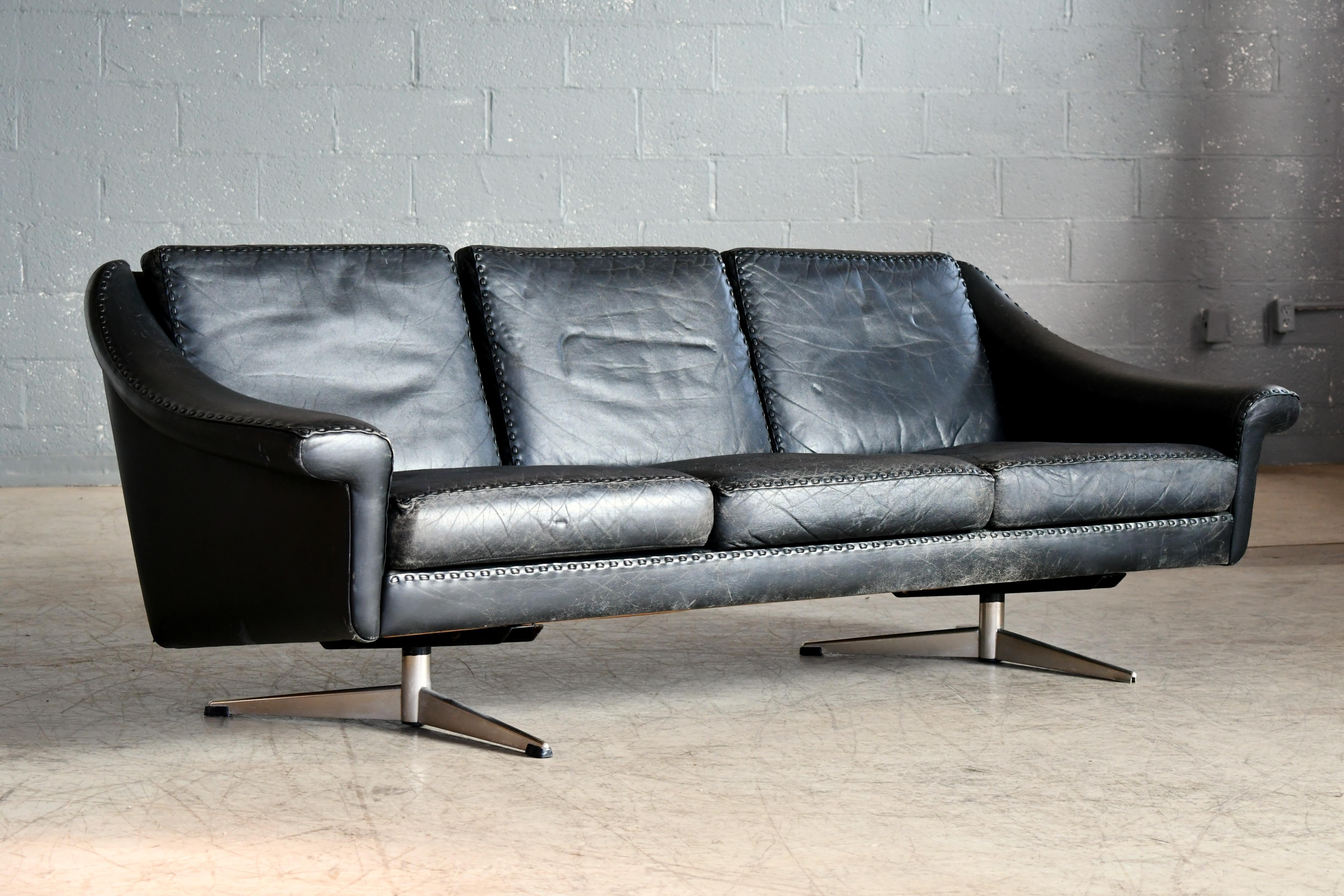 Mid-20th Century Danish Airport Style Sofa Model Matador in Black Leather by ERAN in 1966