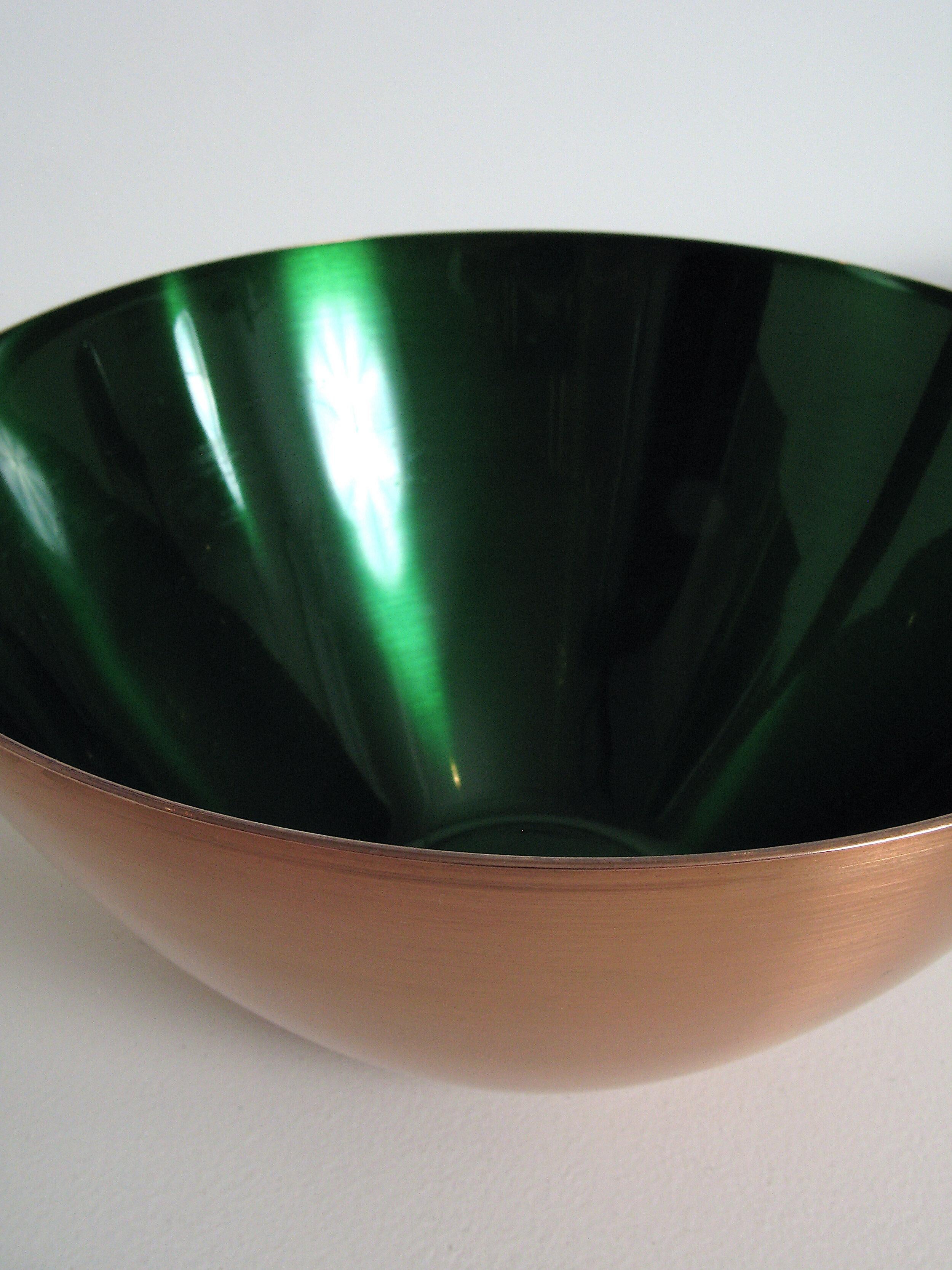 Danish and American Mid Century Enameled Bowls For Sale 1