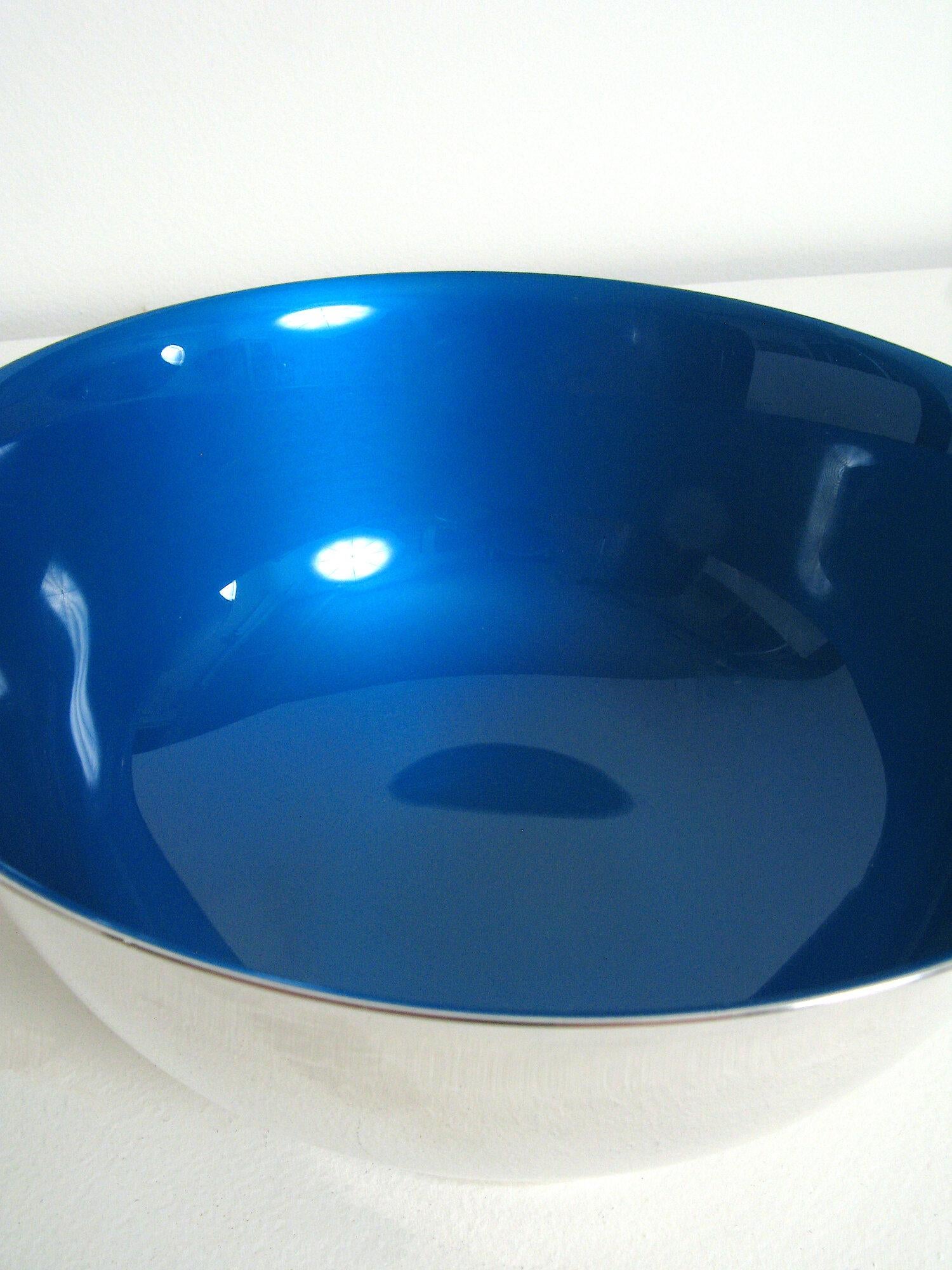 Danish and American Mid Century Enameled Bowls For Sale 2