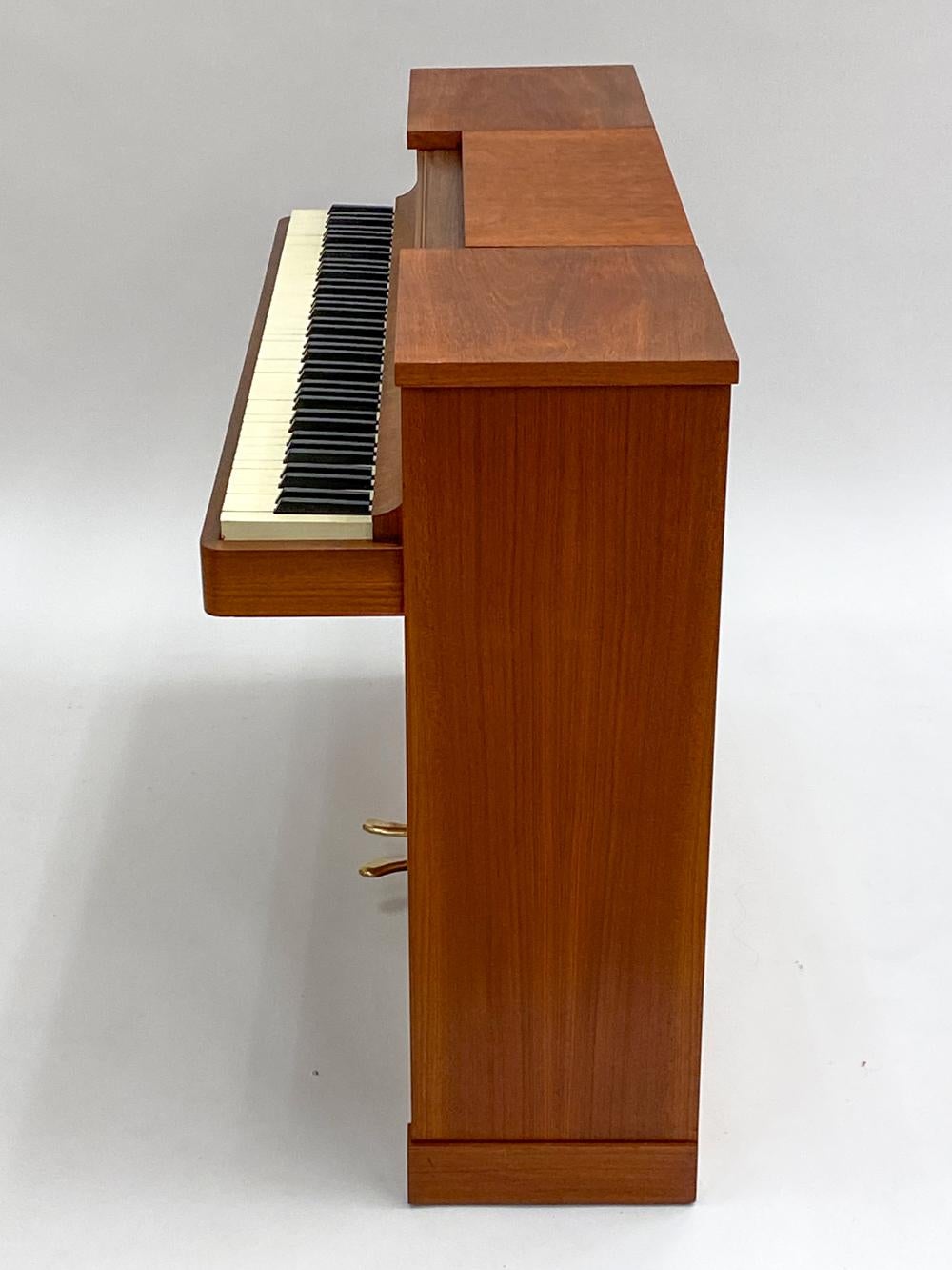 Dänisches Andreas Christensen Teakholz Mid-Century Klavier im Angebot 3