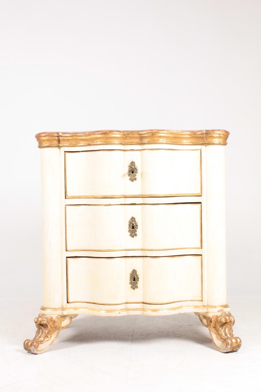 Baroque chest of drawers made in Denmark, 1750s. Great condition.