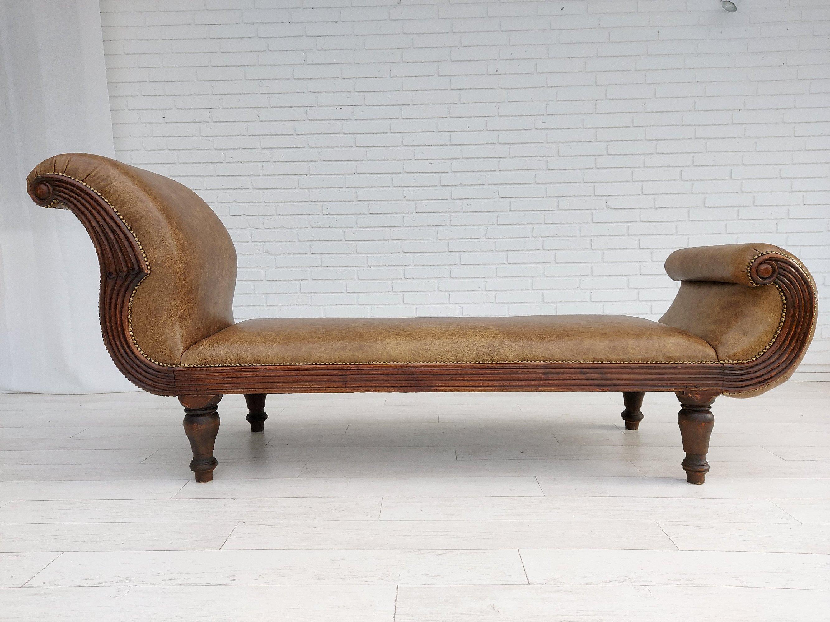 Mid-Century Modern Danish Antique Chaise Longue / Daybed, Early 20th Century, Renovated For Sale