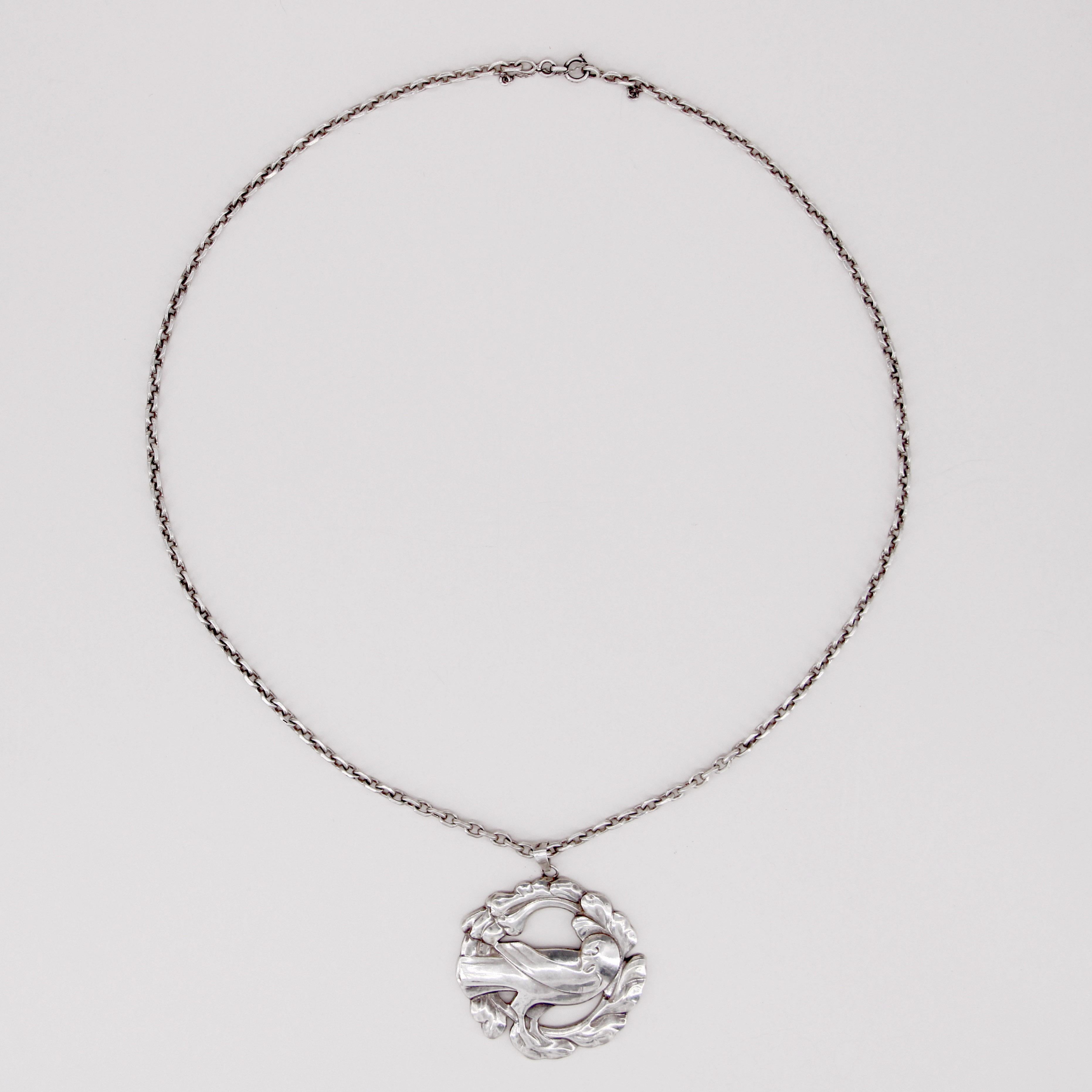 Collier en argent danois ancien signé Georg Jansen avec une colombe en vente 1