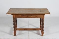 Antico tavolo da caffè danese in stile barocco realizzato a mano in legno massiccio di Oak del 1850