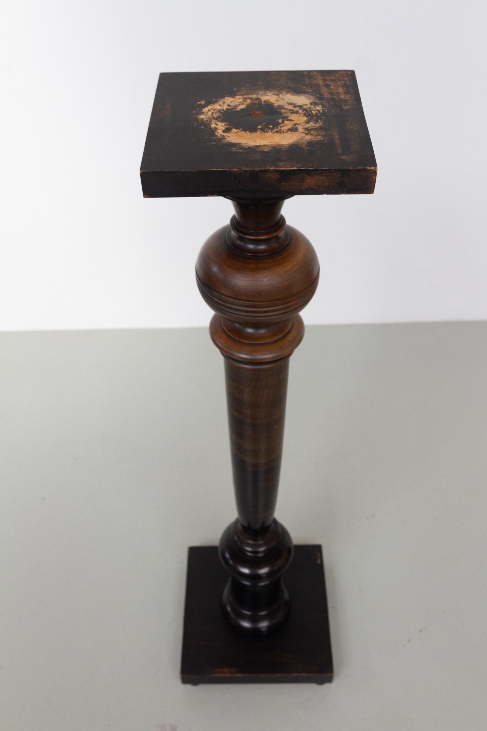 Danish Antique Wooden Pedestal Column, 1910s. In Good Condition For Sale In Asaa, DK