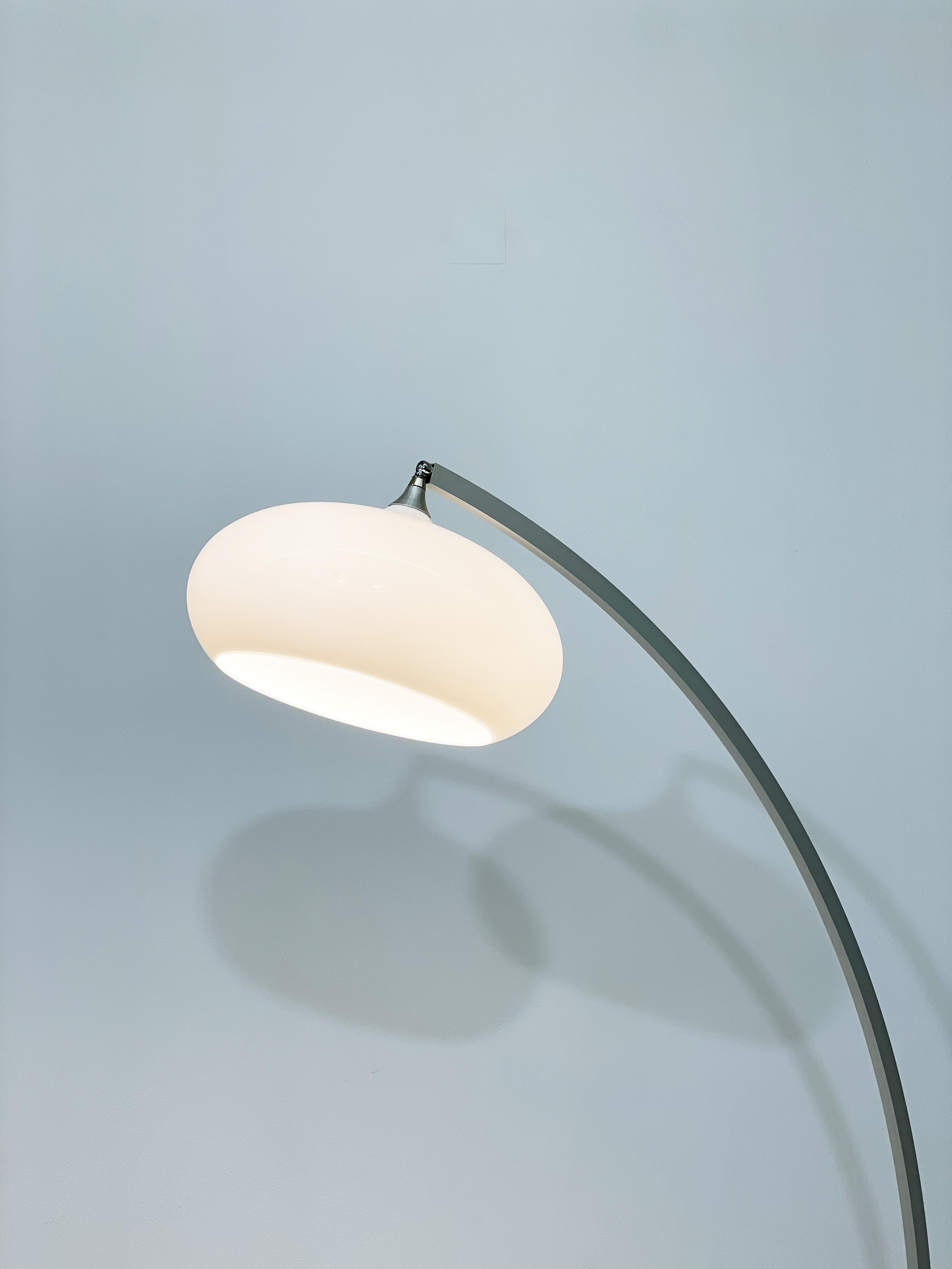 Danish arc floor lamp In Good Condition For Sale In Braga, Braga