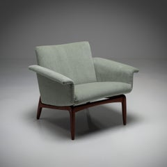 Fauteuil danois en teck des années 1960, recouvert de velours de laine vert