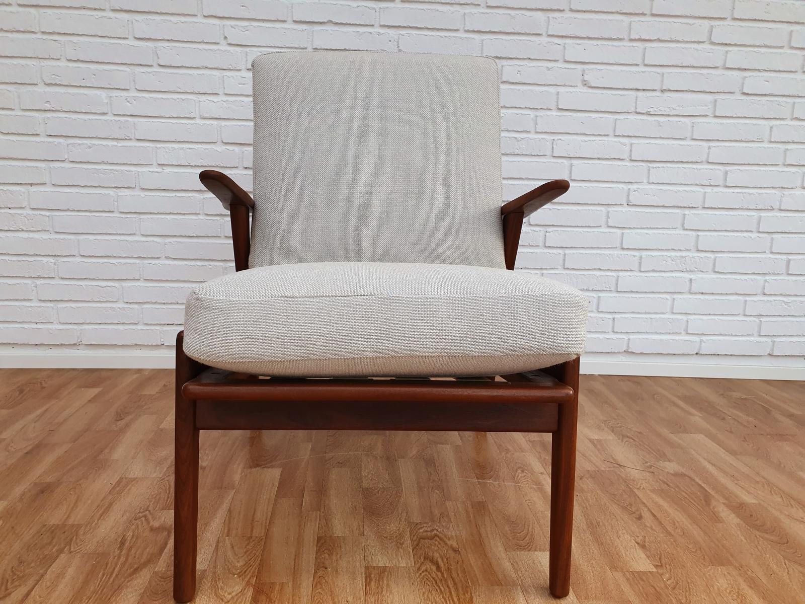 Danish Armchair, 1960s, Loose Cushions, Kvadrat Wool, Renovated and Renewe For Sale 9