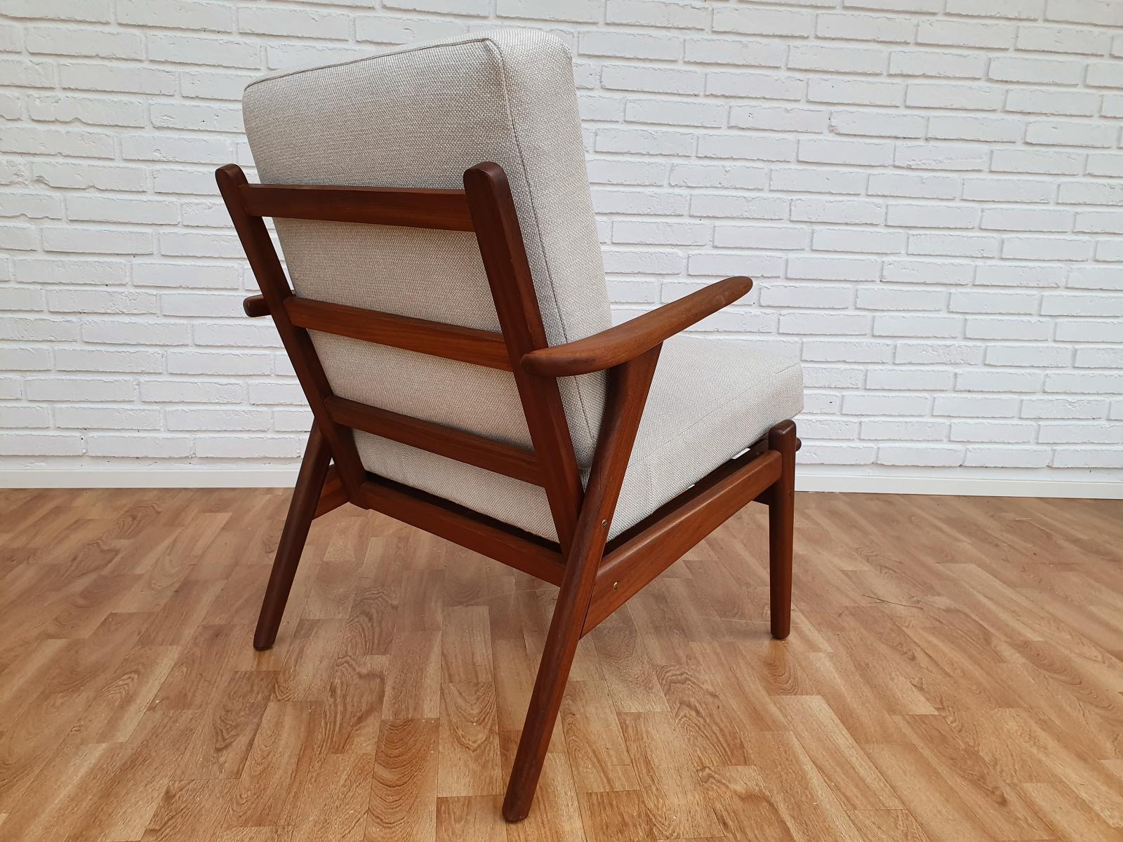 Mid-20th Century Danish Armchair, 1960s, Loose Cushions, Kvadrat Wool, Renovated and Renewe For Sale