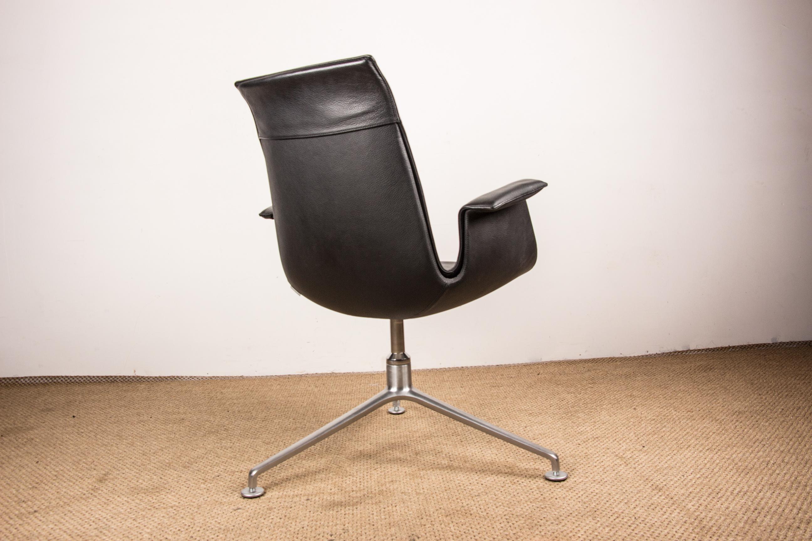 Dänischer Sessel, schwarzes Leder und verchromter Stahl, Modell FK 6725 Fabricius/Knoll. im Angebot 1