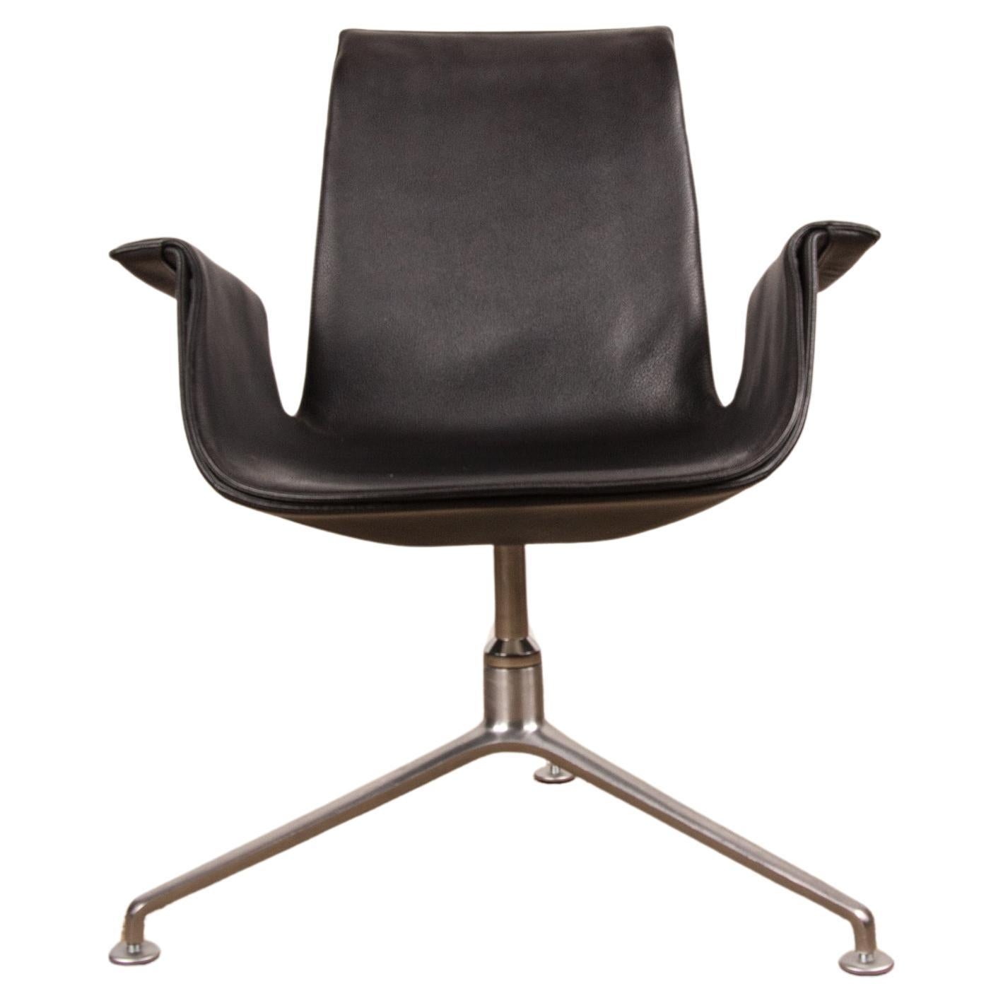 Dänischer Sessel, schwarzes Leder und verchromter Stahl, Modell FK 6725 Fabricius/Knoll. im Angebot