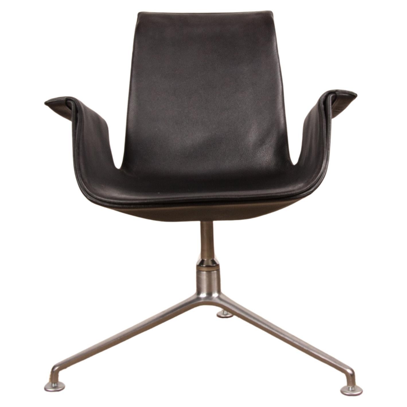 Dänischer Sessel, schwarzes Leder und verchromter Stahl, Modell FK 6725 Fabricius/Knoll.