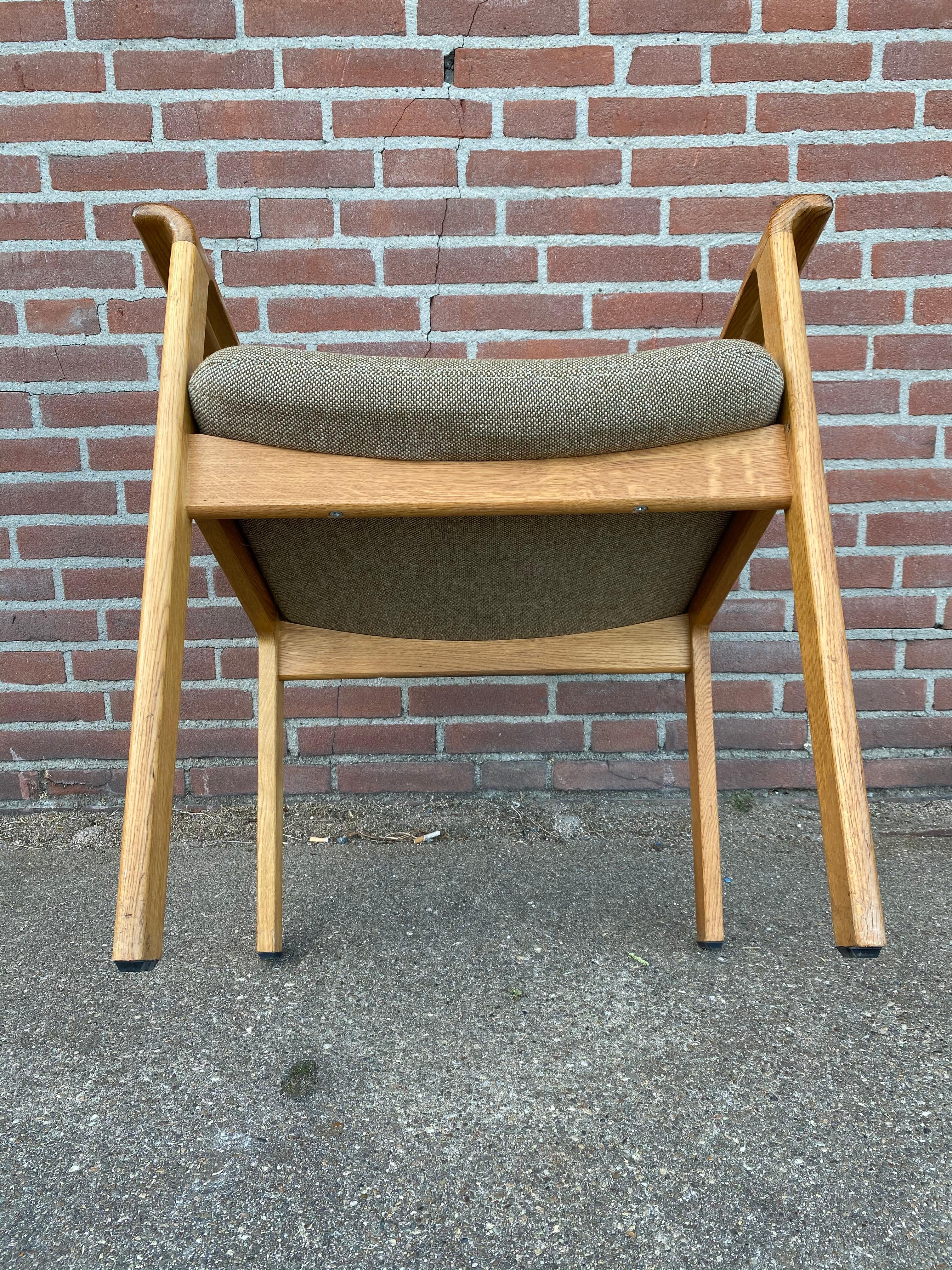 Danish Armchair by Erik Kirkegaard for Høng Stolefabrik, Denmark, 1985 For Sale 1