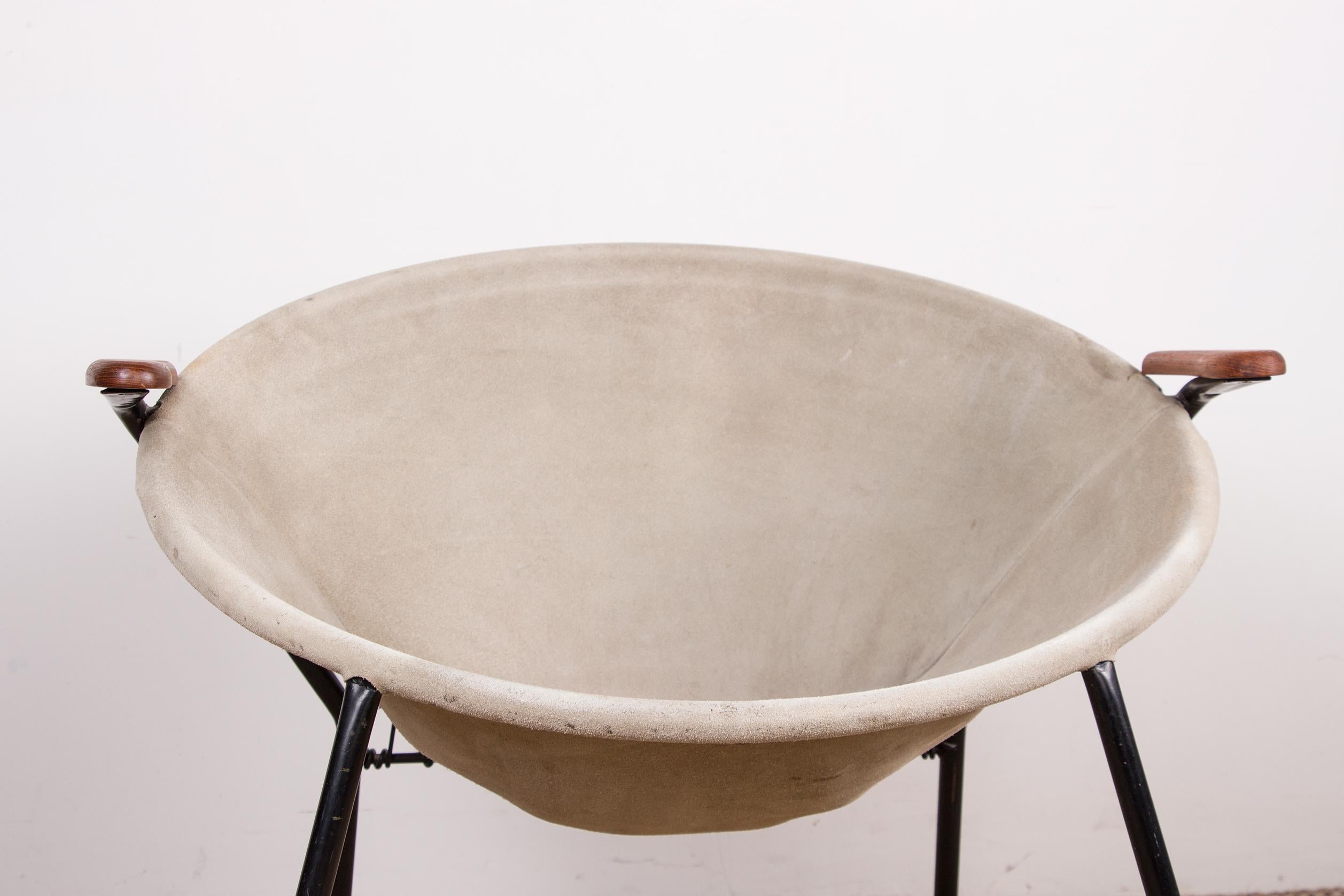 Scandinavo moderno Poltrona danese in pelle, acciaio e teak, modello Balloon di Hans Olsen 1960. in vendita