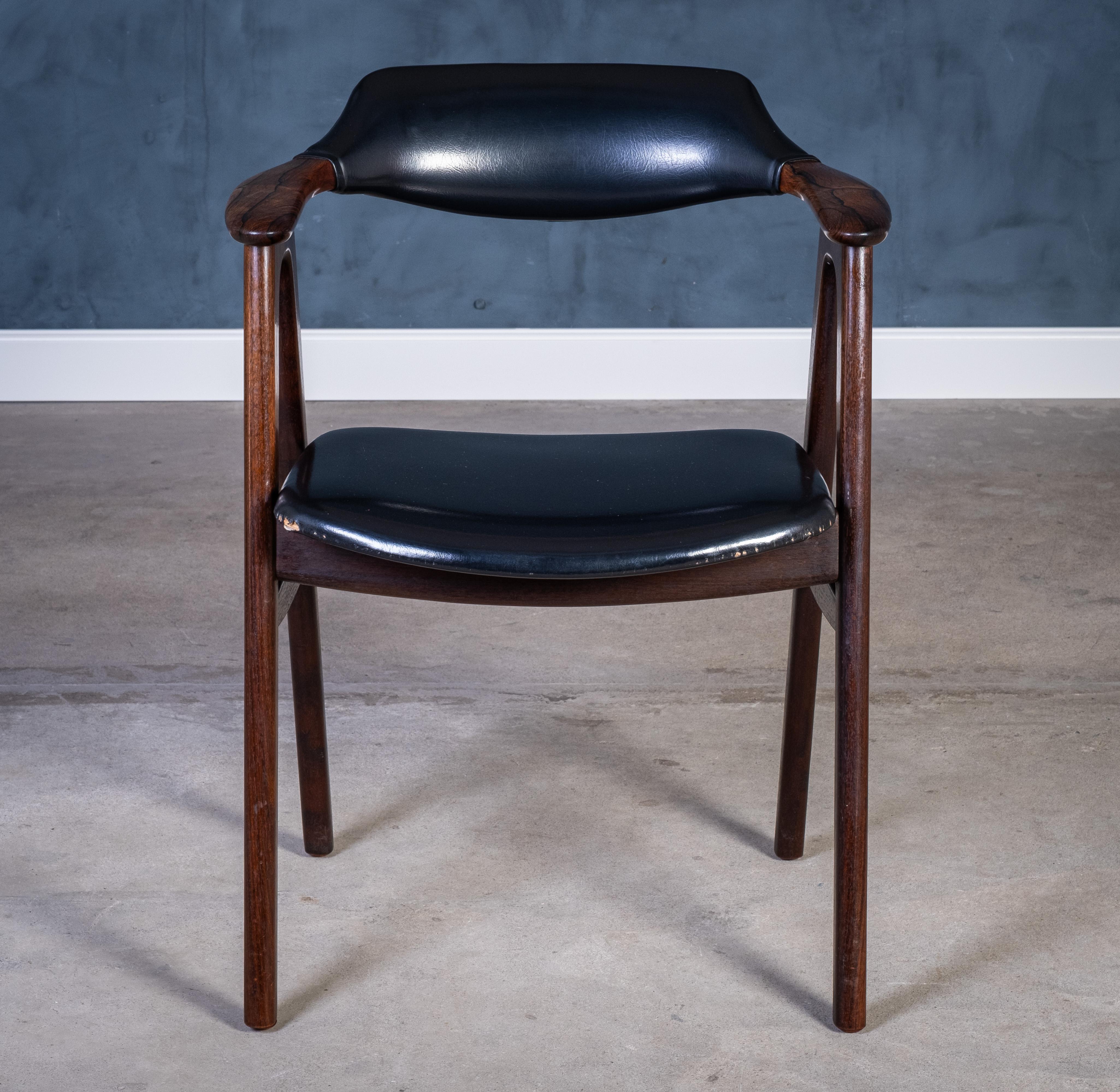 Danish Armchair in Rosewood by Erik Kirkegaard for Høng Stolefabrik, 1960s In Good Condition For Sale In Nørre Aaby, DK