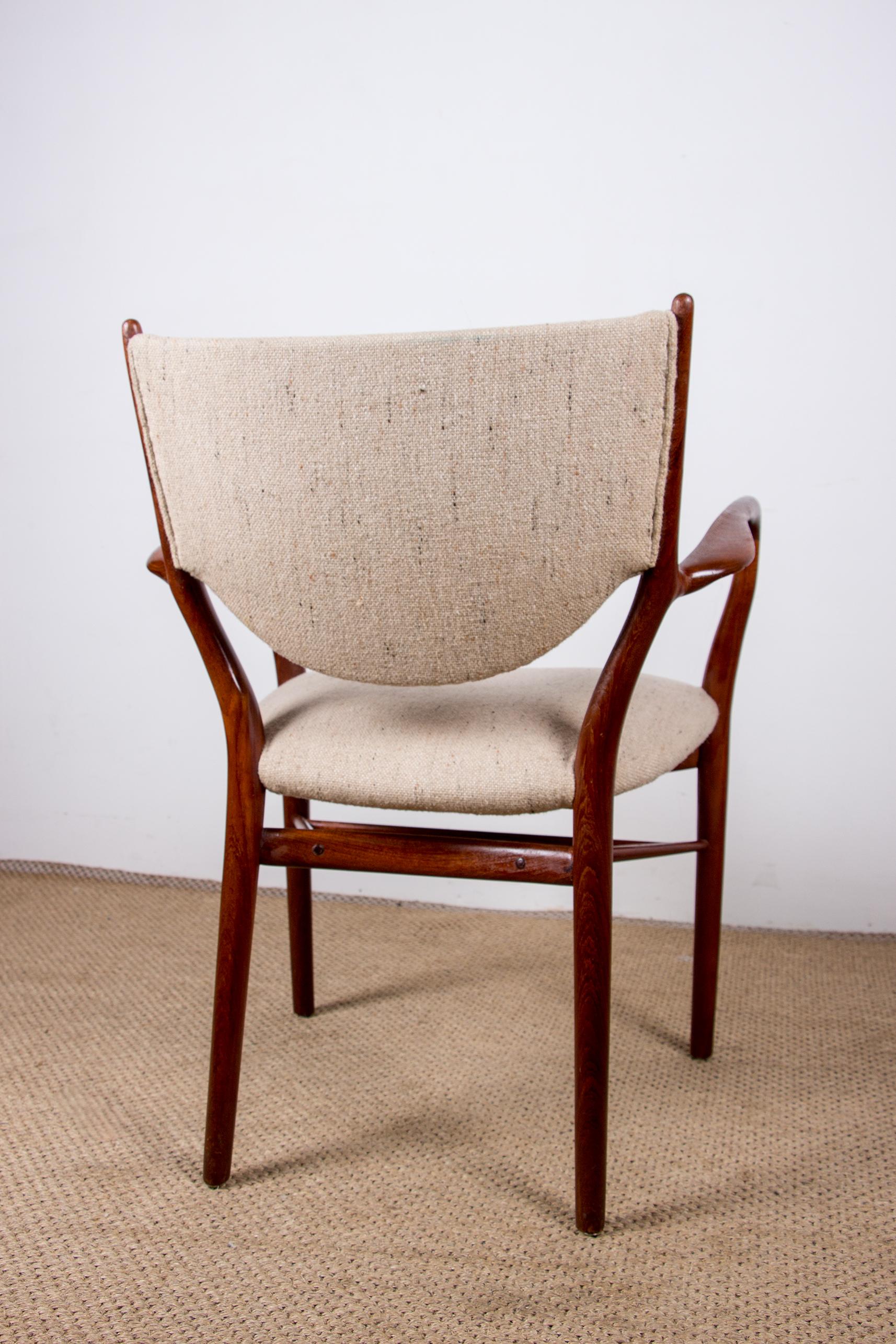 Danish Armchair in Teak and Fabric Model NV 46 by Finn Jhul for Niels Vodder 195 For Sale 8