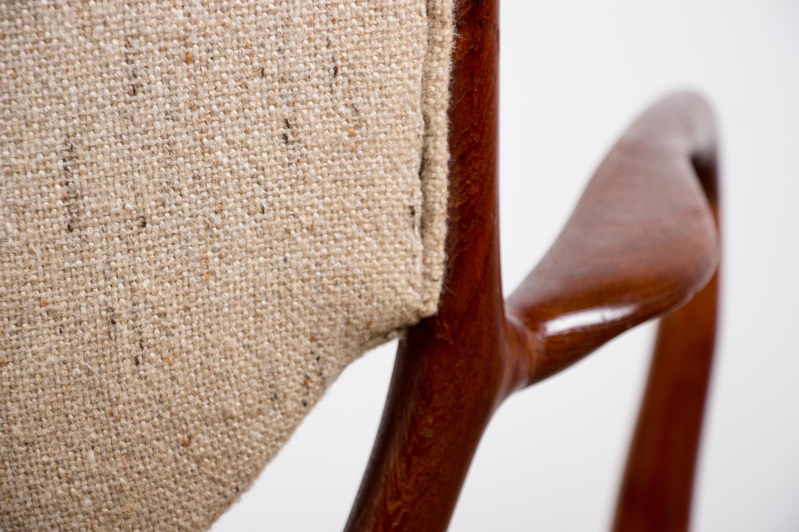 Danish Armchair in Teak and Fabric Model NV 46 by Finn Jhul for Niels Vodder 195 For Sale 10