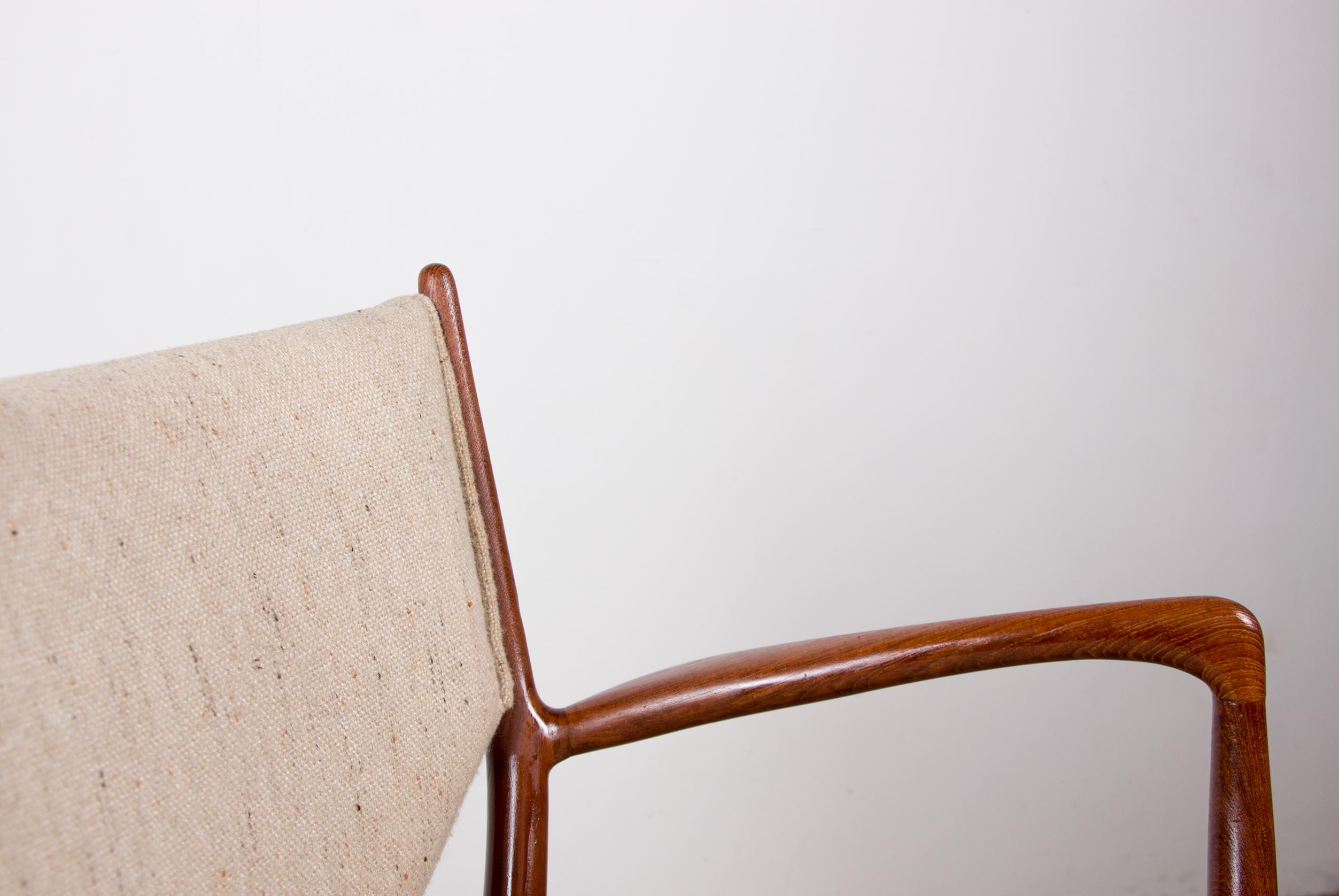 Danish Armchair in Teak and Fabric Model NV 46 by Finn Jhul for Niels Vodder 195 For Sale 11