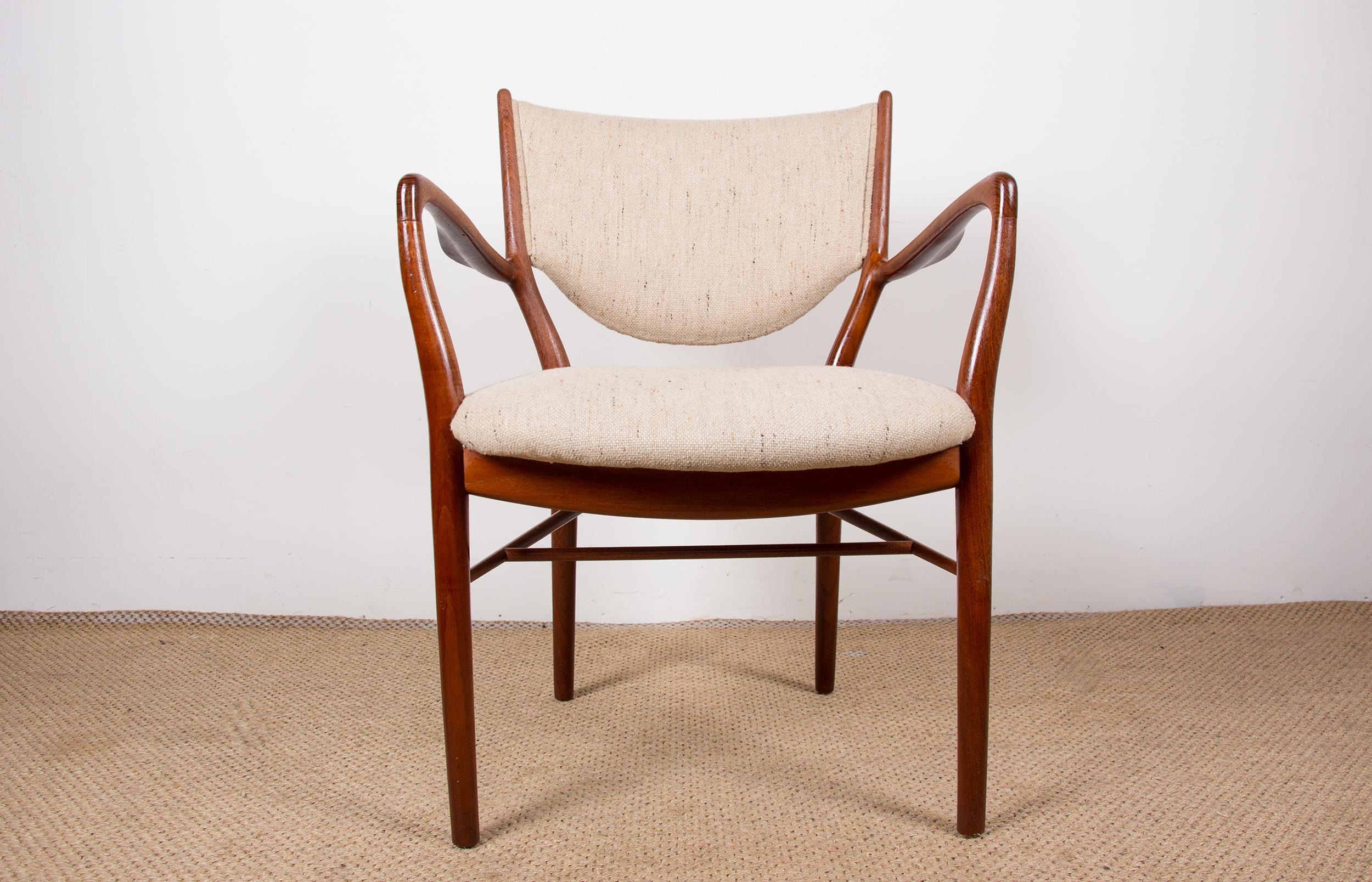 Exceptional Scandinavian armchair. Considered one of Finn Juhl's masterpieces, the NV46 armchair was first presented in 1946 and, in teak wood, was only ever made by Niels Vodder. Remarkable woodworking, Design of rare elegance.
