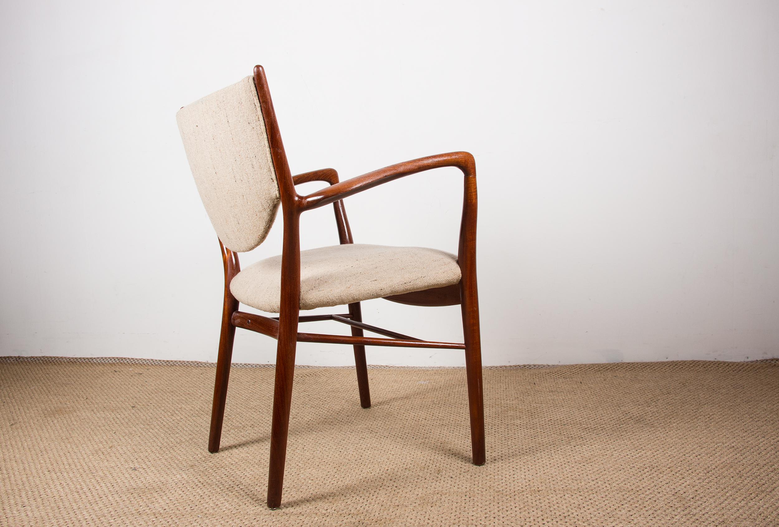 Danish Armchair in Teak and Fabric Model NV 46 by Finn Jhul for Niels Vodder 195 For Sale 3