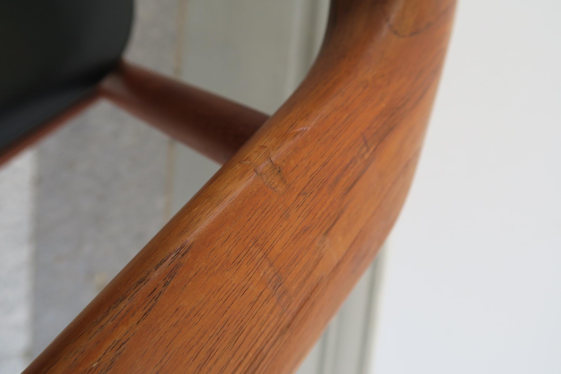 danish armchair in teak by Erik Kirkegaard for Glostrup For Sale 2