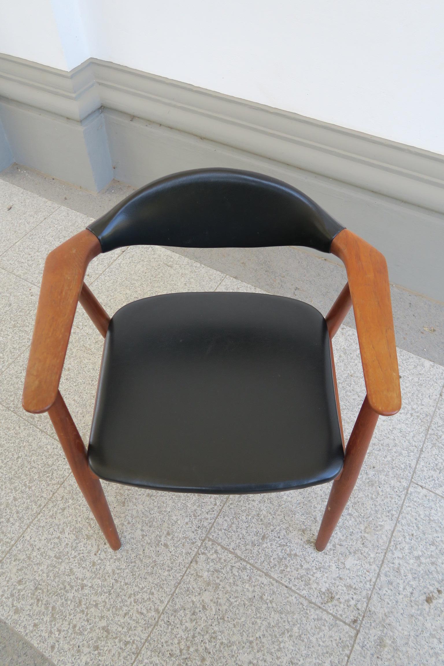 Scandinavian Modern danish armchair in teak by Erik Kirkegaard for Glostrup For Sale