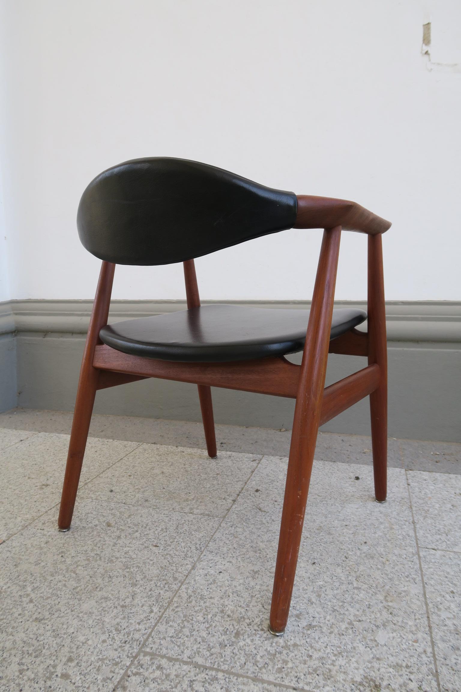 Mid-20th Century danish armchair in teak by Erik Kirkegaard for Glostrup For Sale