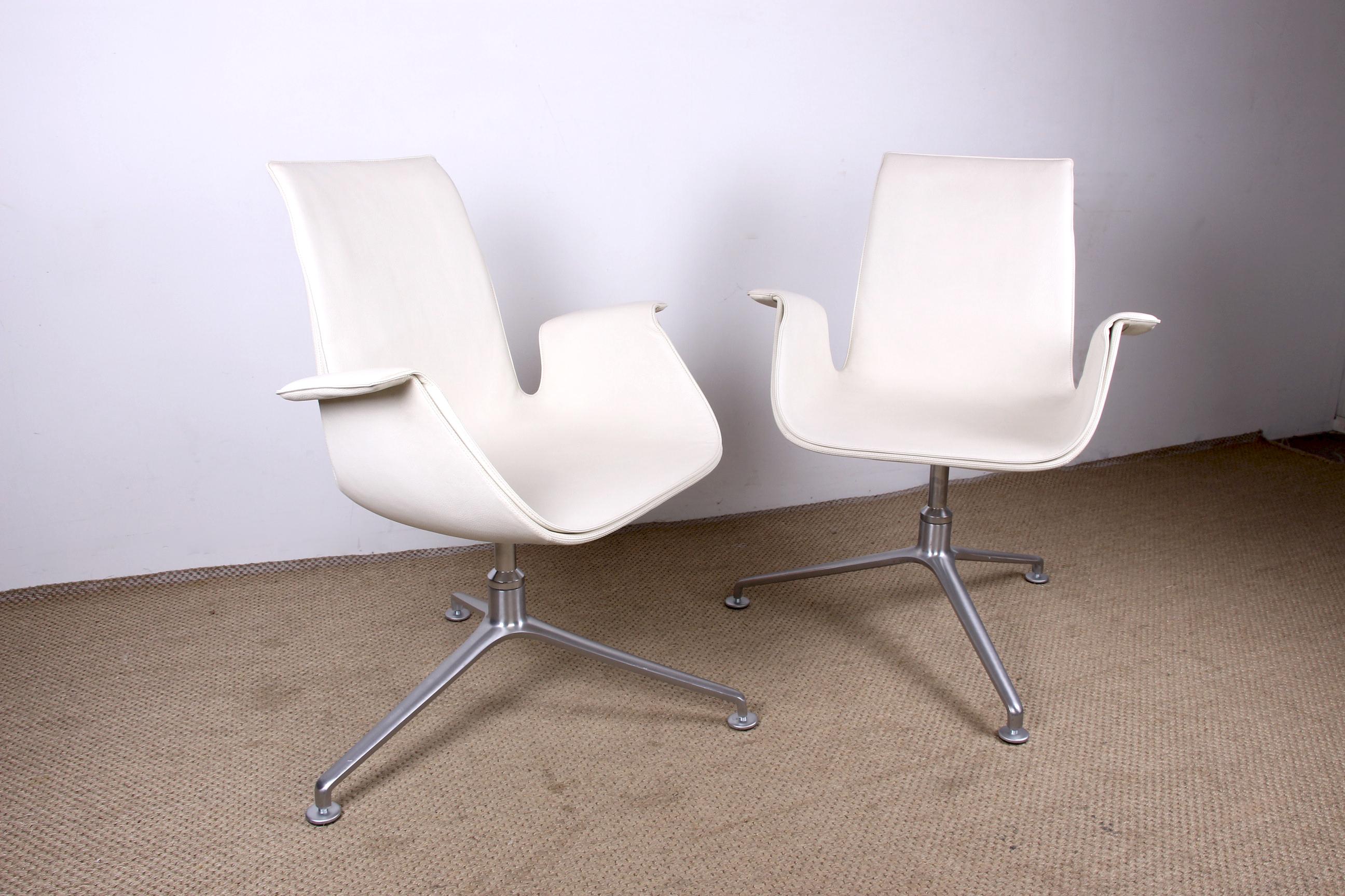 Danish armchair in white leather and chrome steel, model FK 6725 Fabricius/Knoll For Sale 4