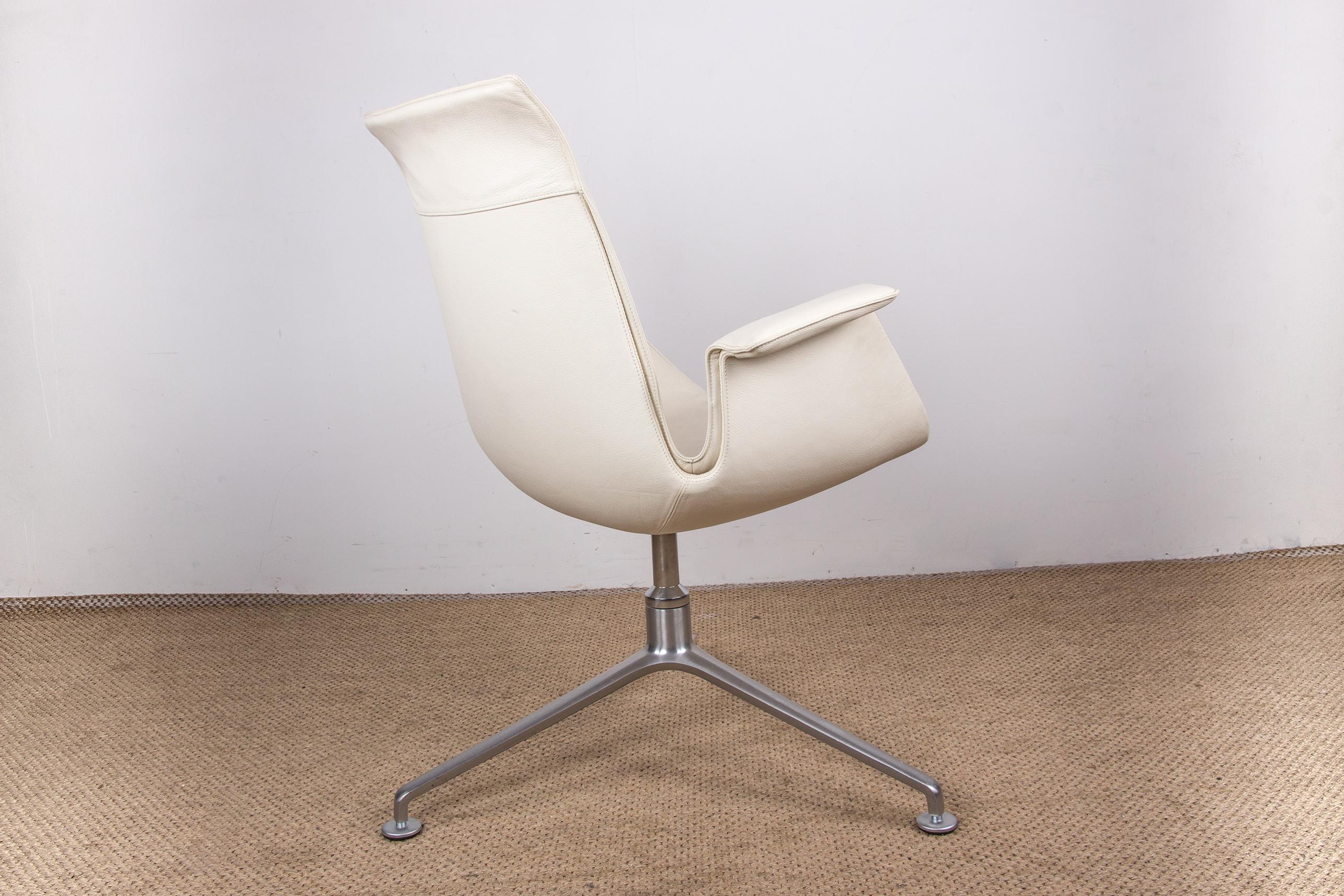 Dänischer Sessel aus weißem Leder und verchromtem Stahl, Modell FK 6725 Fabricius/Knoll im Angebot 3