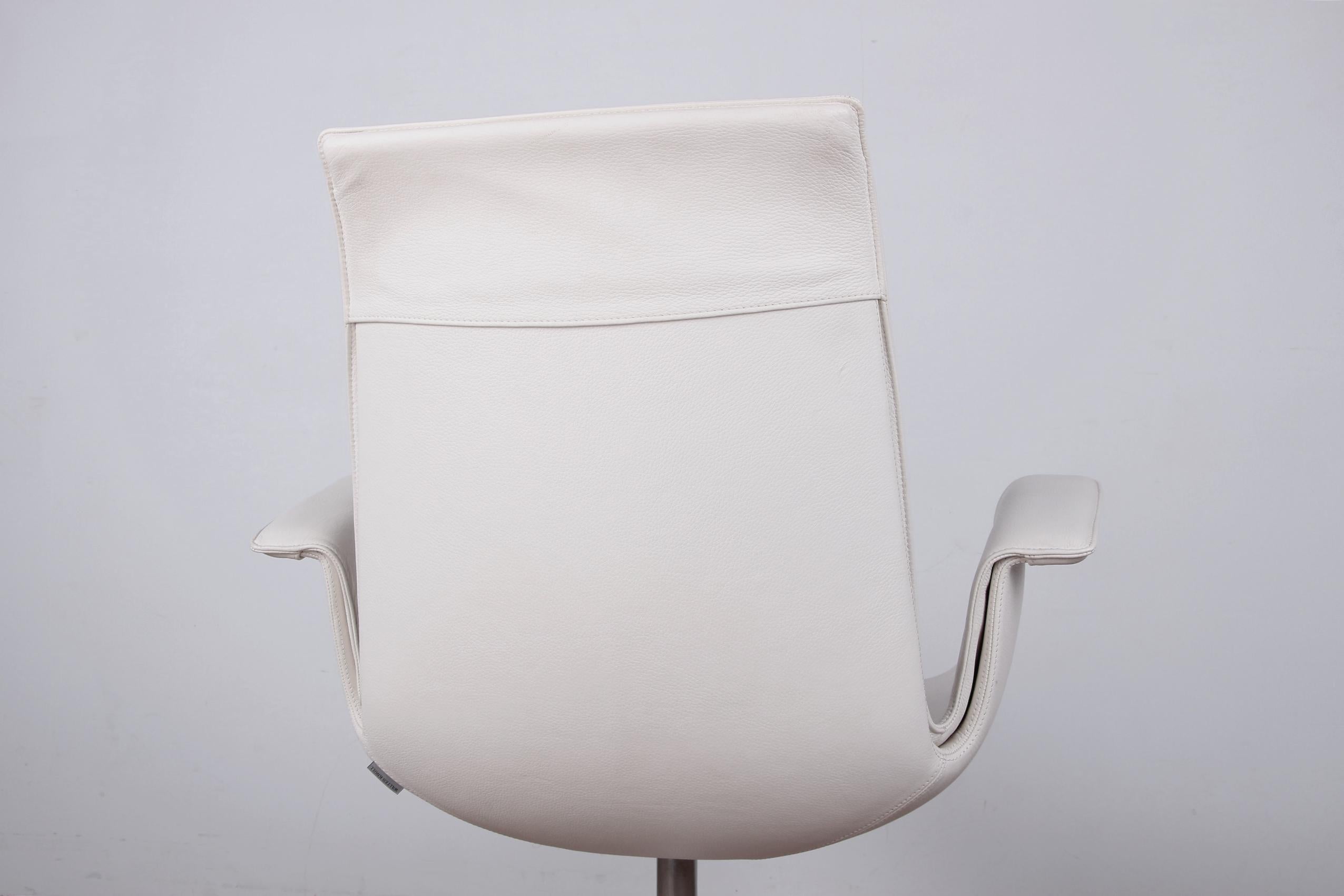 Danish Armchair in White Leather and Steel, Model Fk 6725 by Preben Fabricius For Sale 2