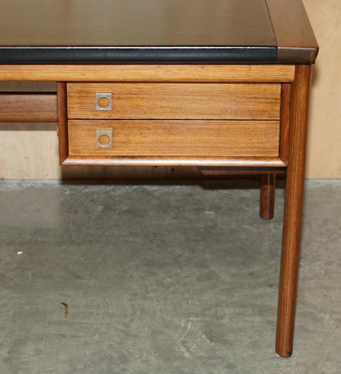 Arne Vodder danese per Sibast modello 419 e 223, scrivania e poltrona in legno duro. in vendita 3