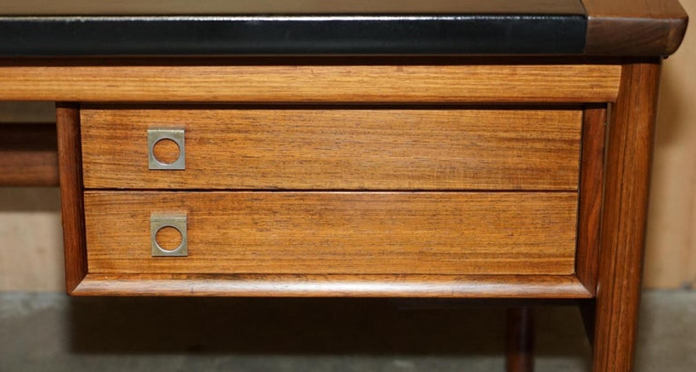 Arne Vodder danese per Sibast modello 419 e 223, scrivania e poltrona in legno duro. in vendita 4